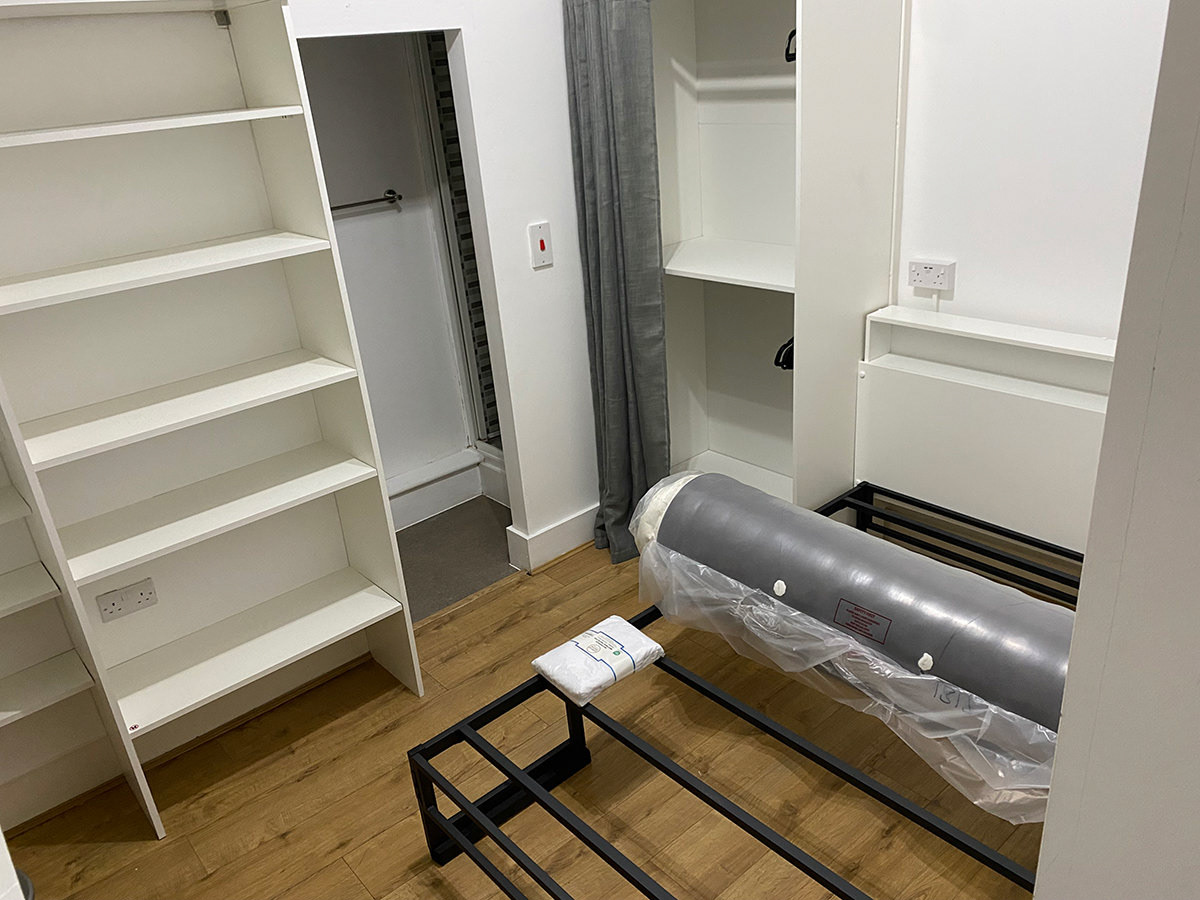 bedroom: double bed, usb ports, double hanging wardrobe