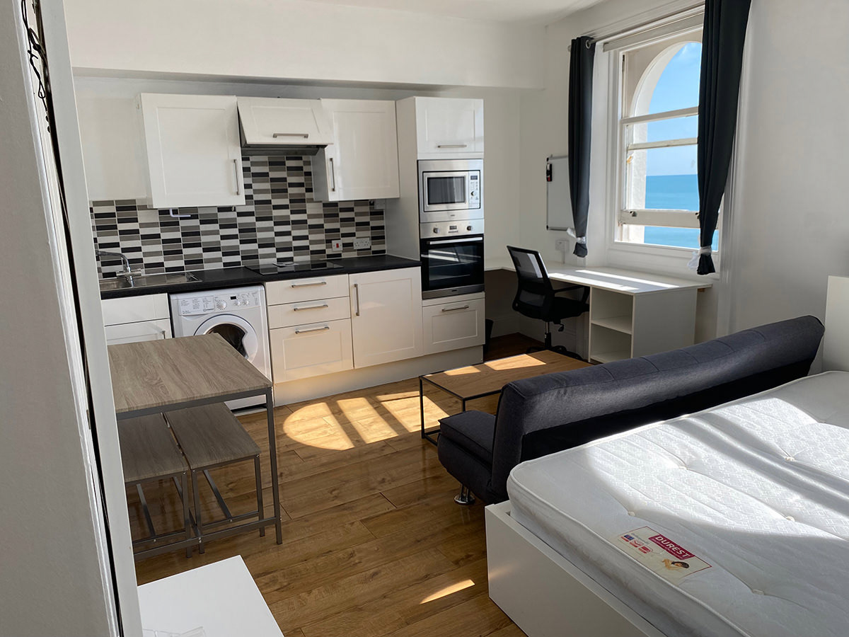 Large sea view studio