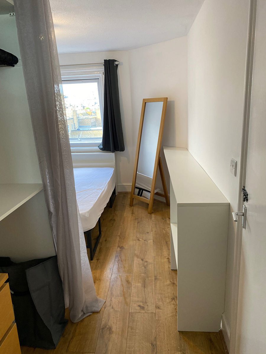 Bedroom: large dressing table