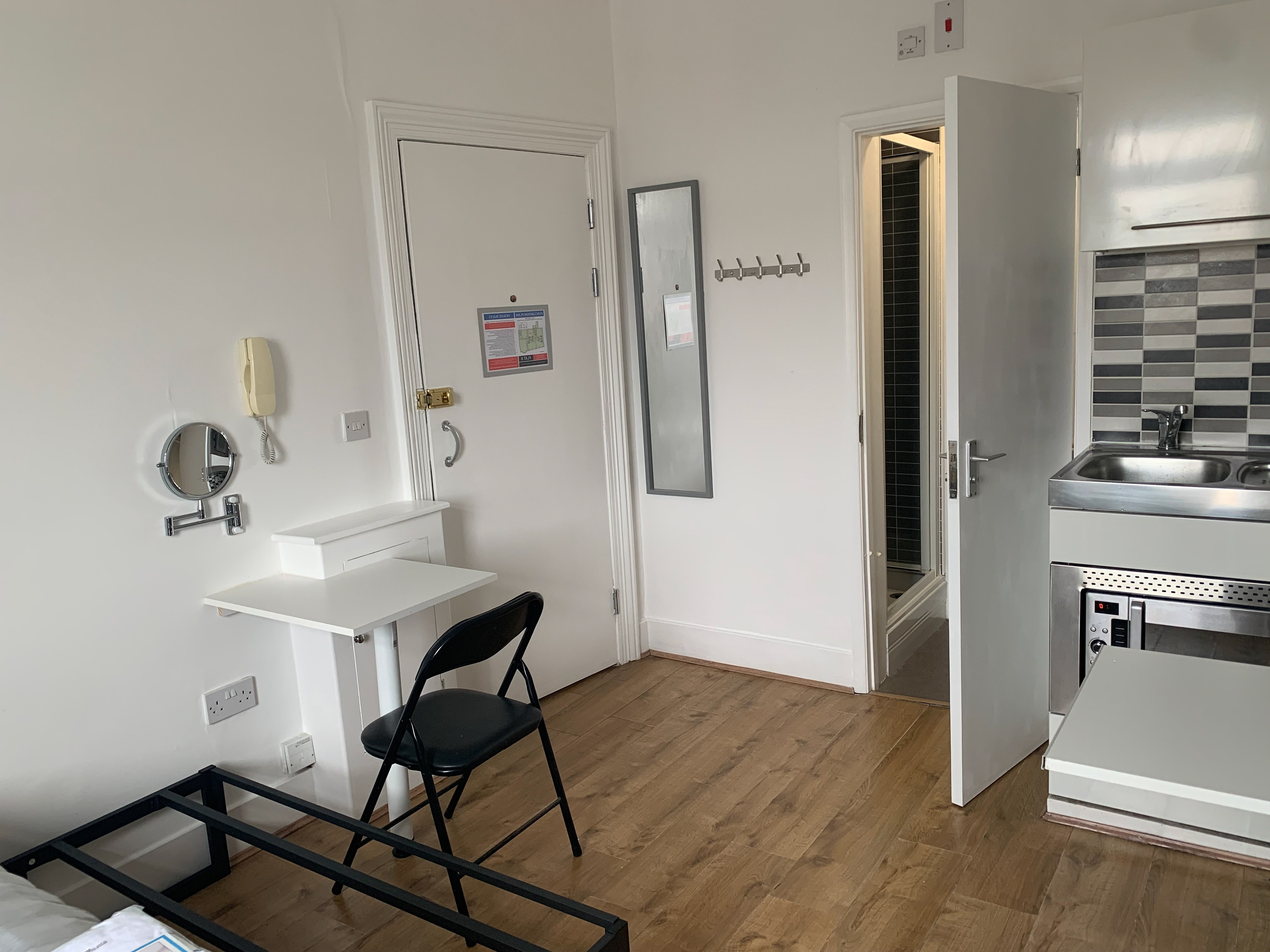 Double bed, Dressing table, make-up mirror