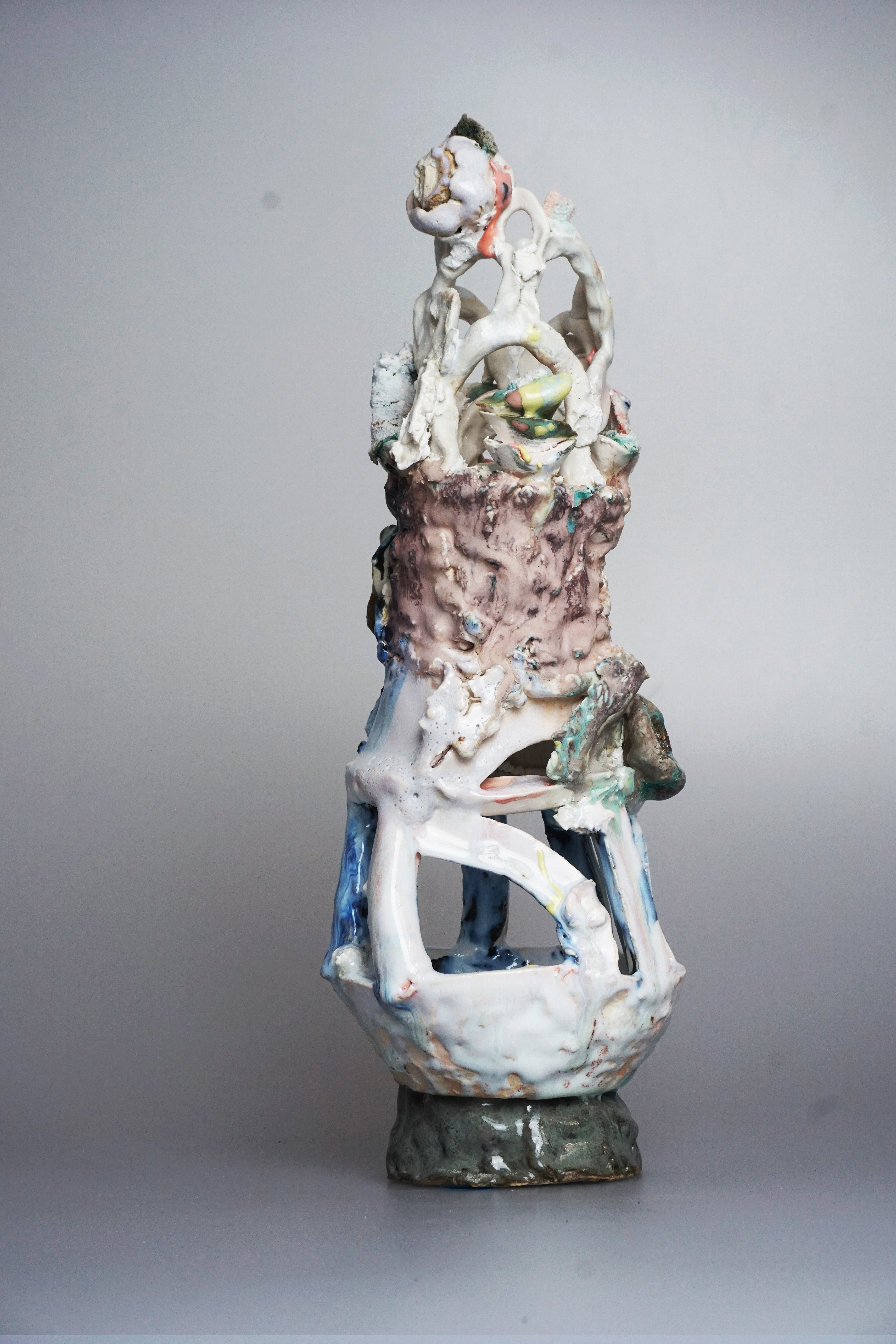 Princess #13, 2025 15cm*15cm*42cm porcelain, déchets d’atelier, émail, cuisson electrique