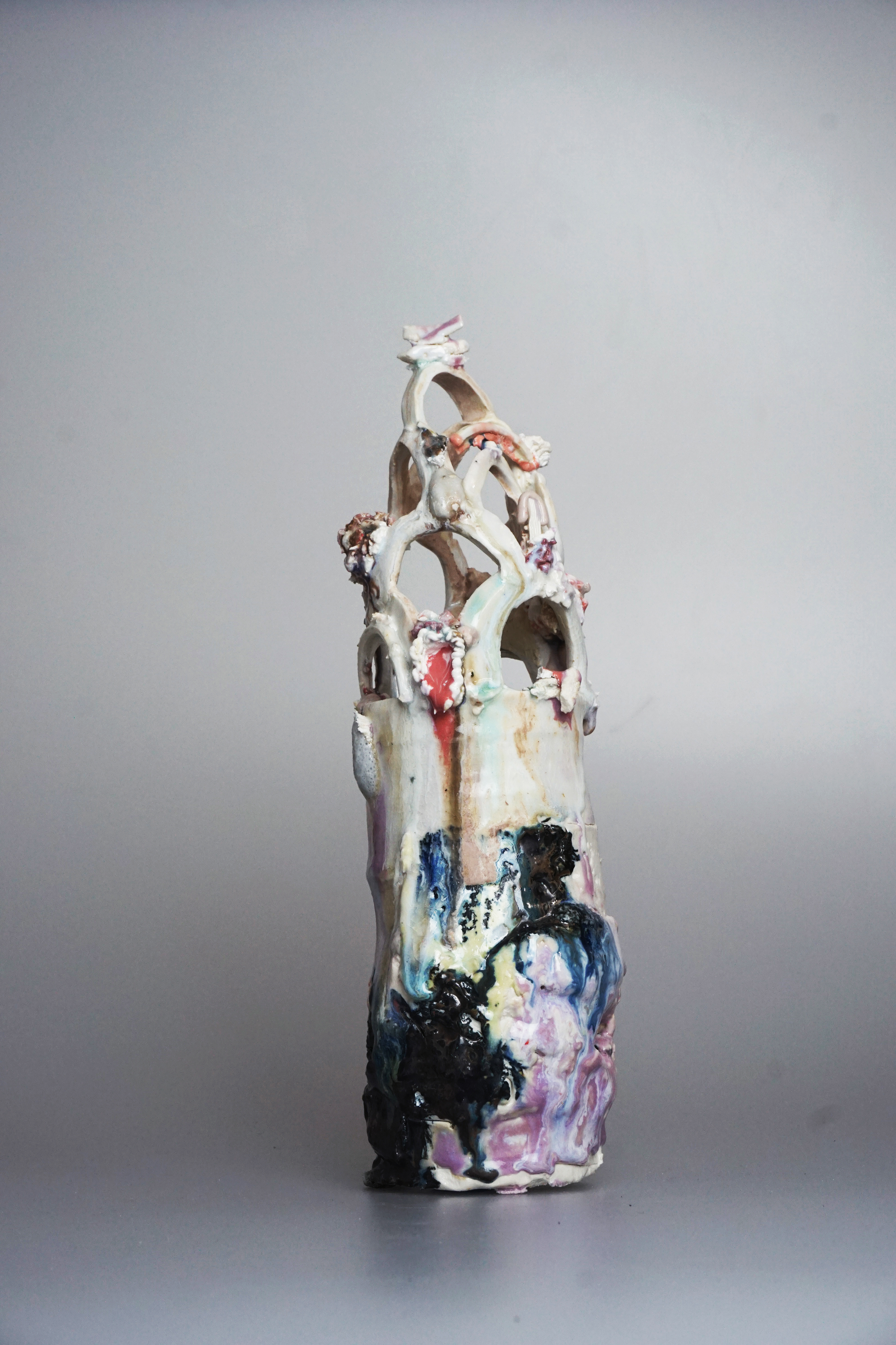 Princess #10, 2025 10cm*10cm*35cm porcelain, grés, déchets d’atelier, émail, cuisson electrique