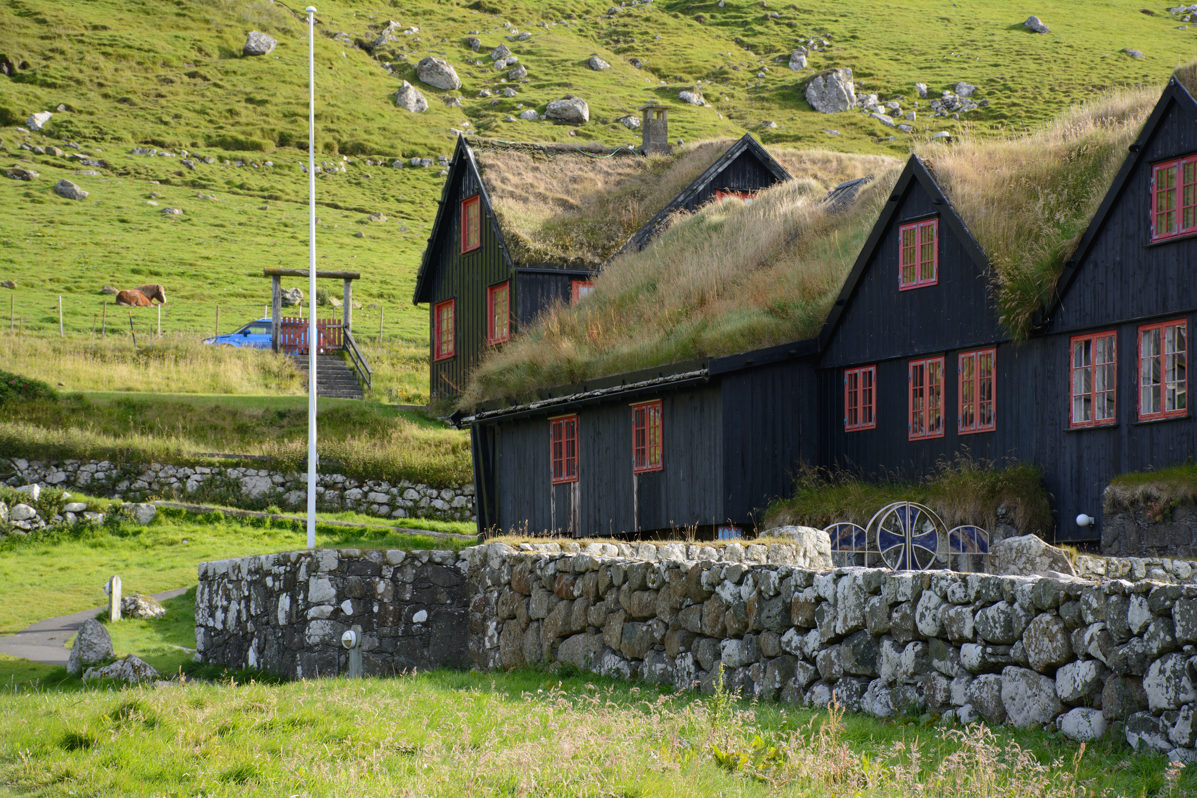 KIRKJUBØUR