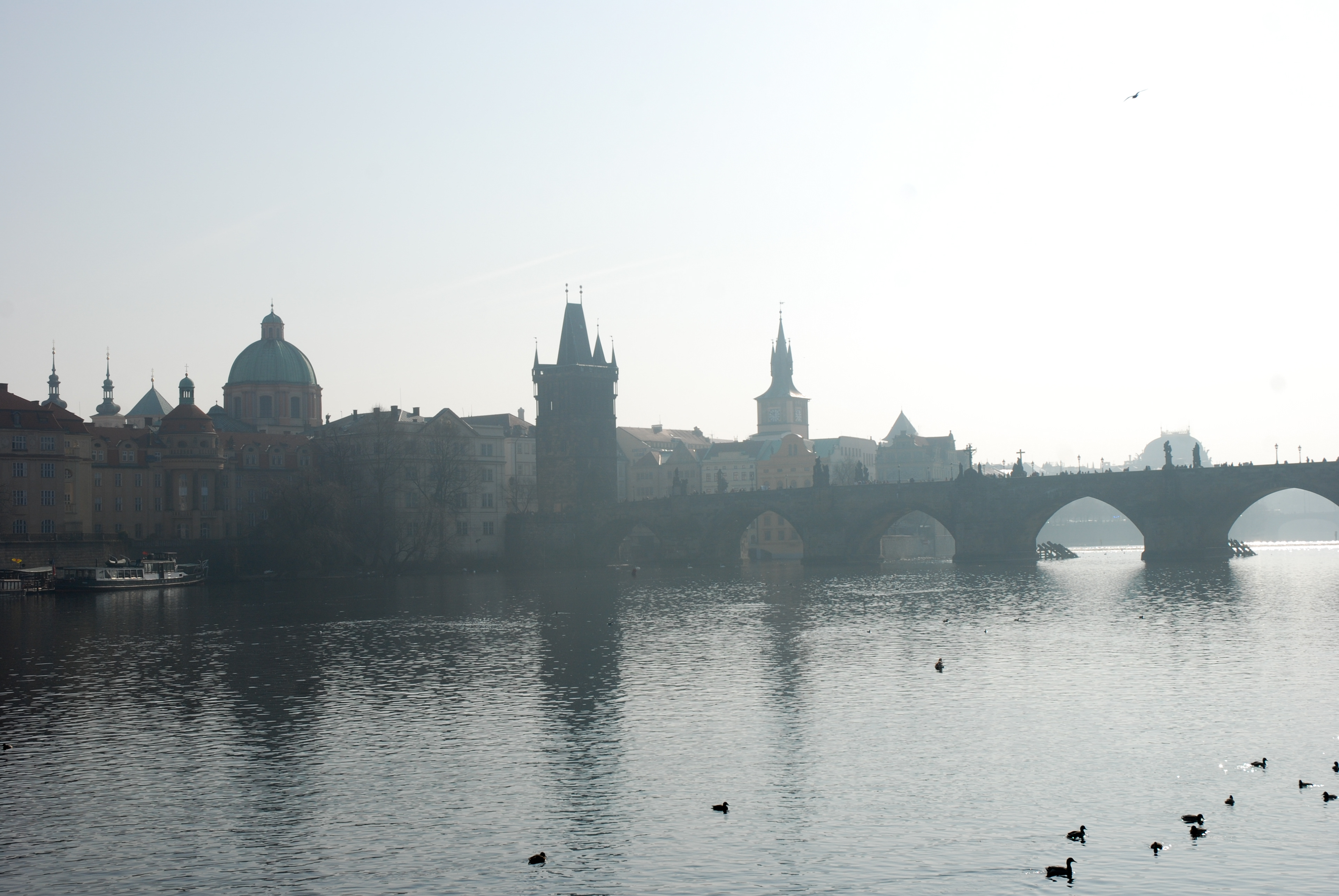 Pont Charles -Vue des Quais de la Vltava