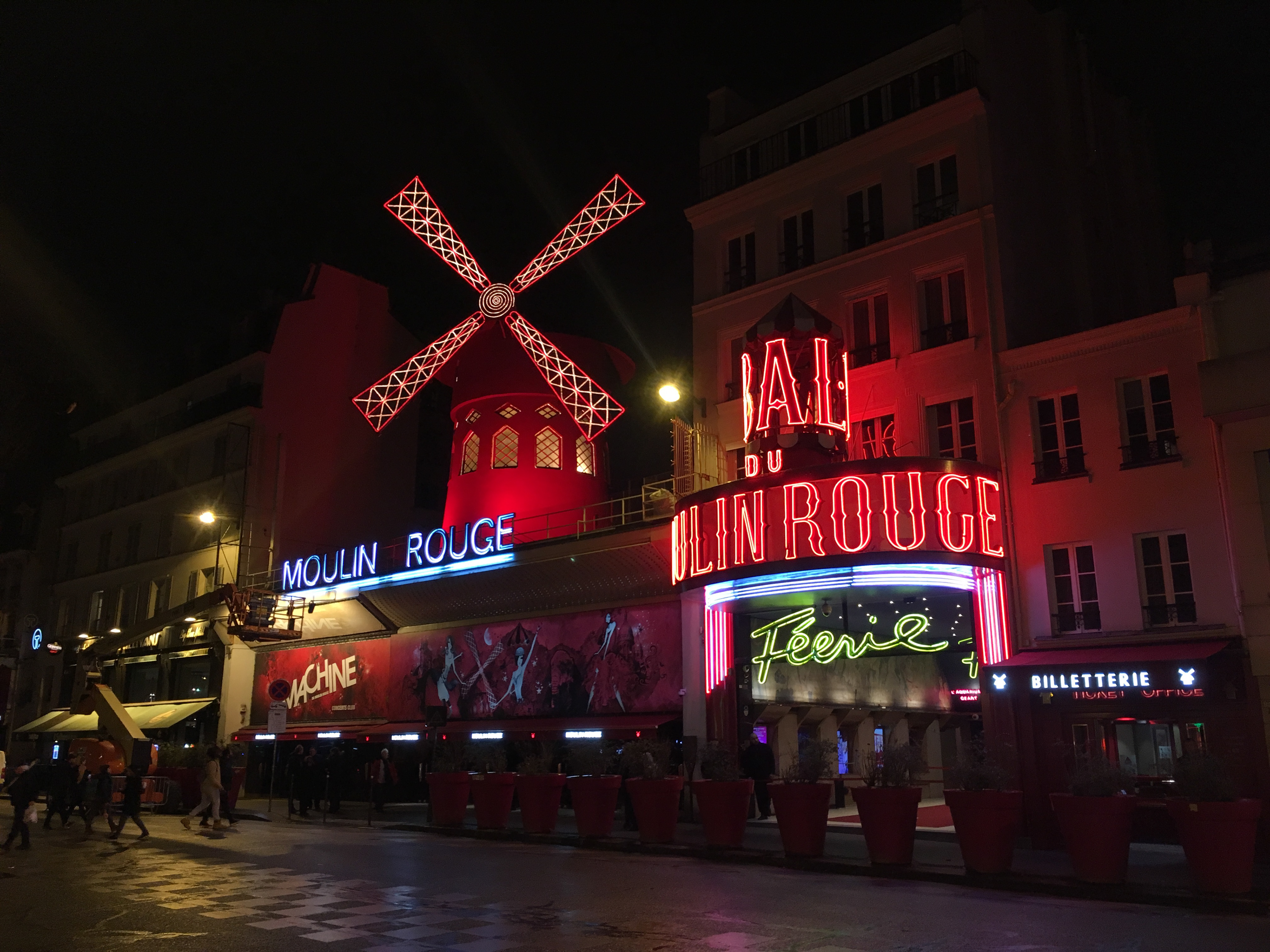 Le Moulin Rouge