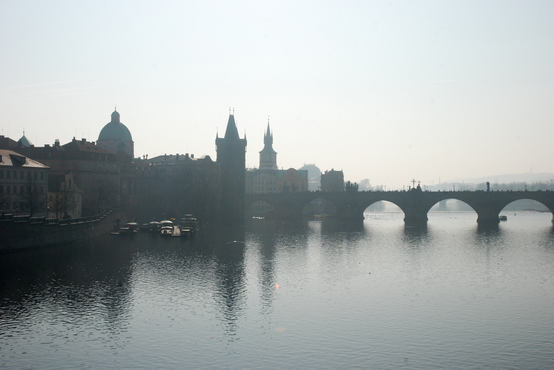 Pont Charles - Vue des Quais de la Vltava