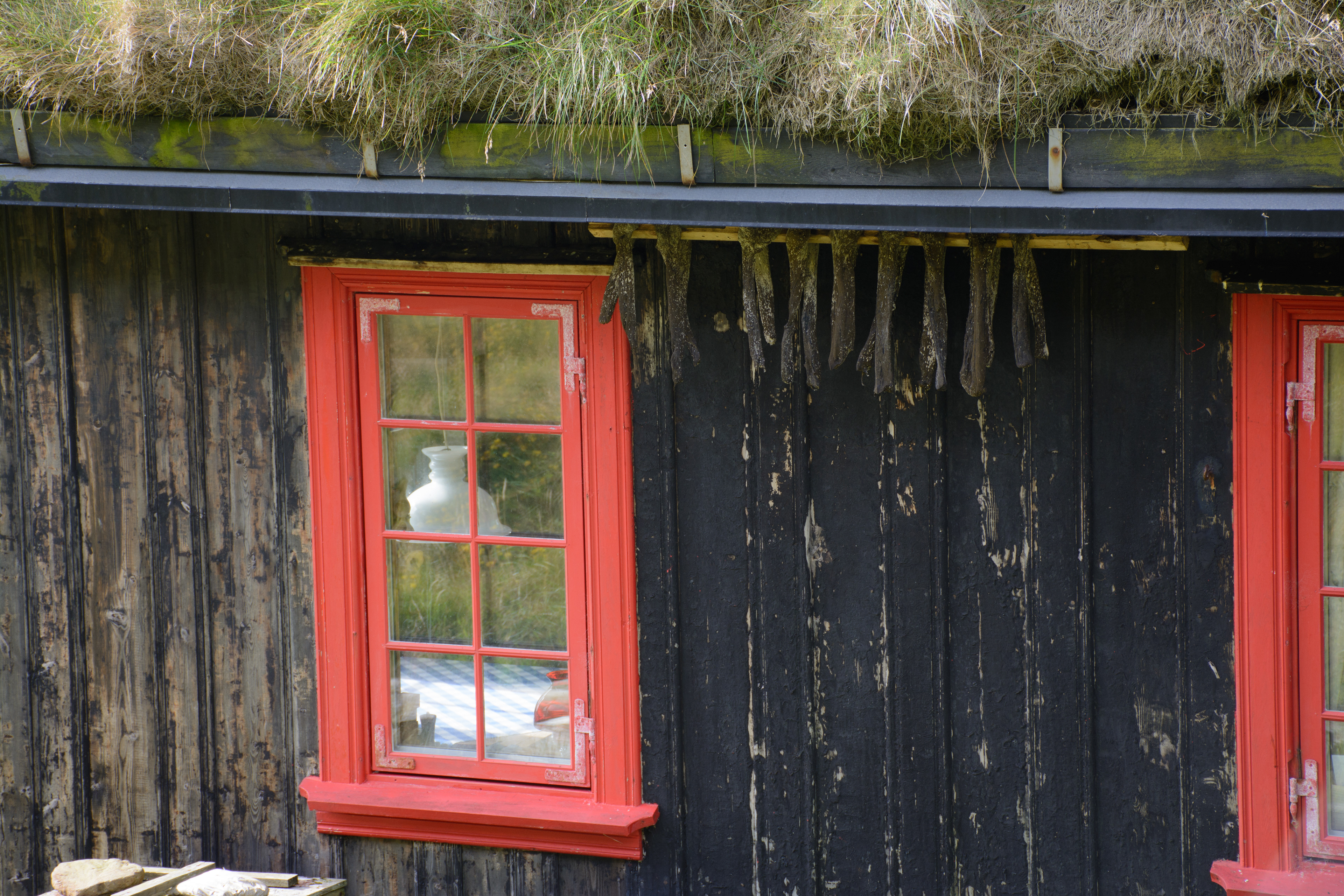 KIRKJUBØUR