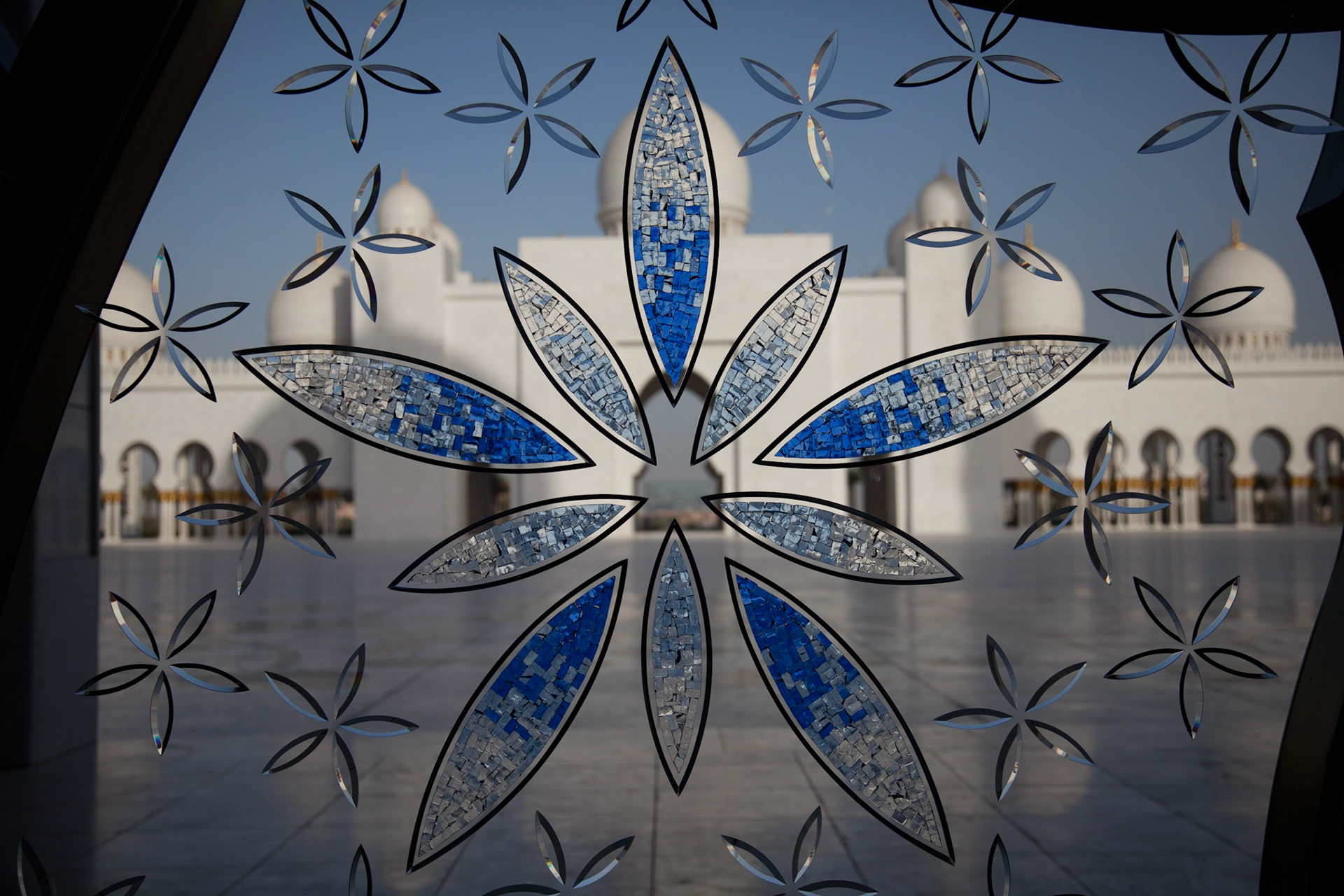 Abu Dhabi, Sheikh Zayed