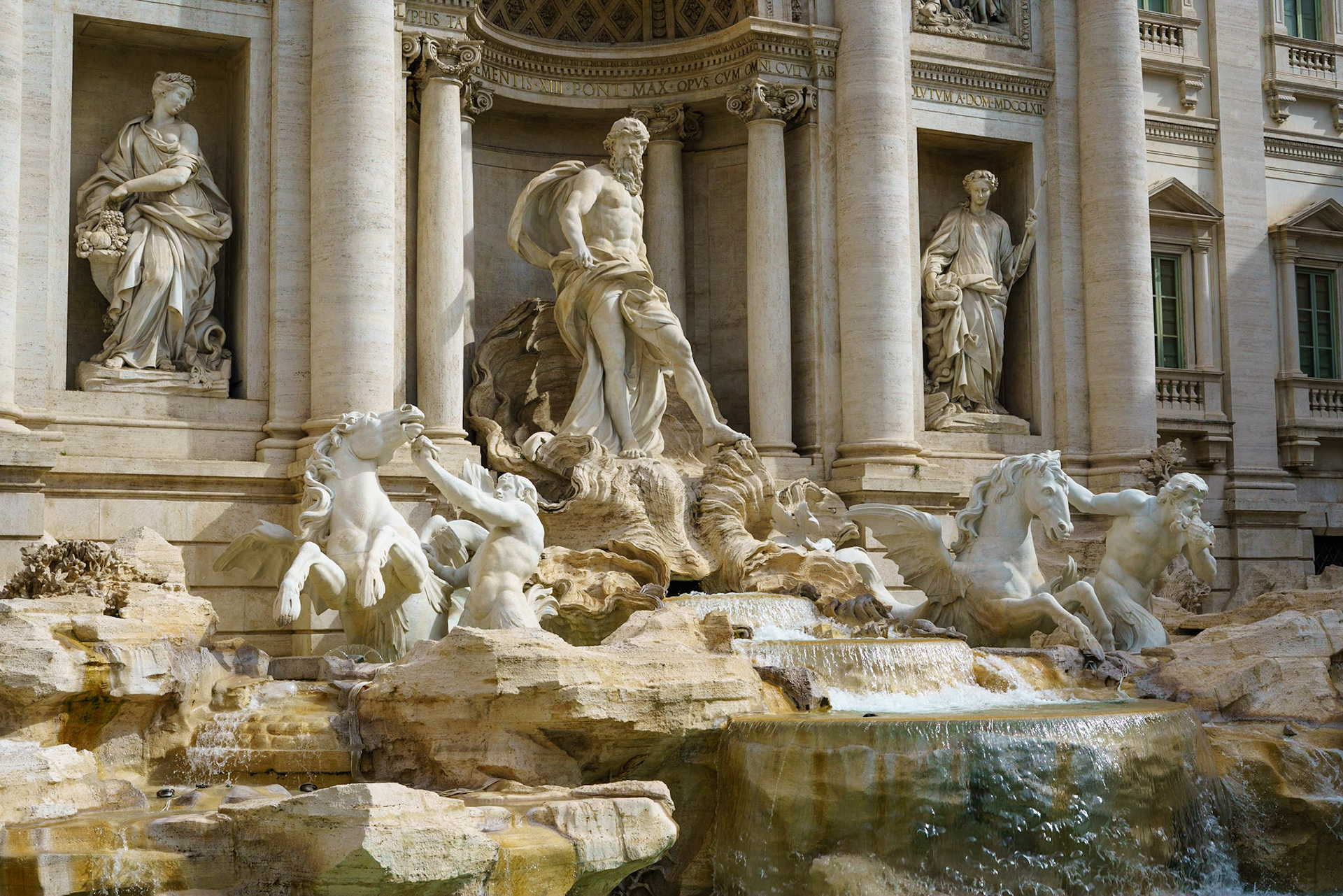 Trevi Fountain full of Aqua Vergine