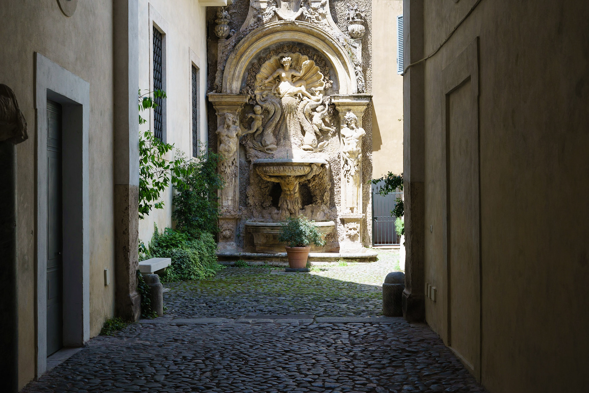 Between Palazzo Spada &amp; Campo de Fiore