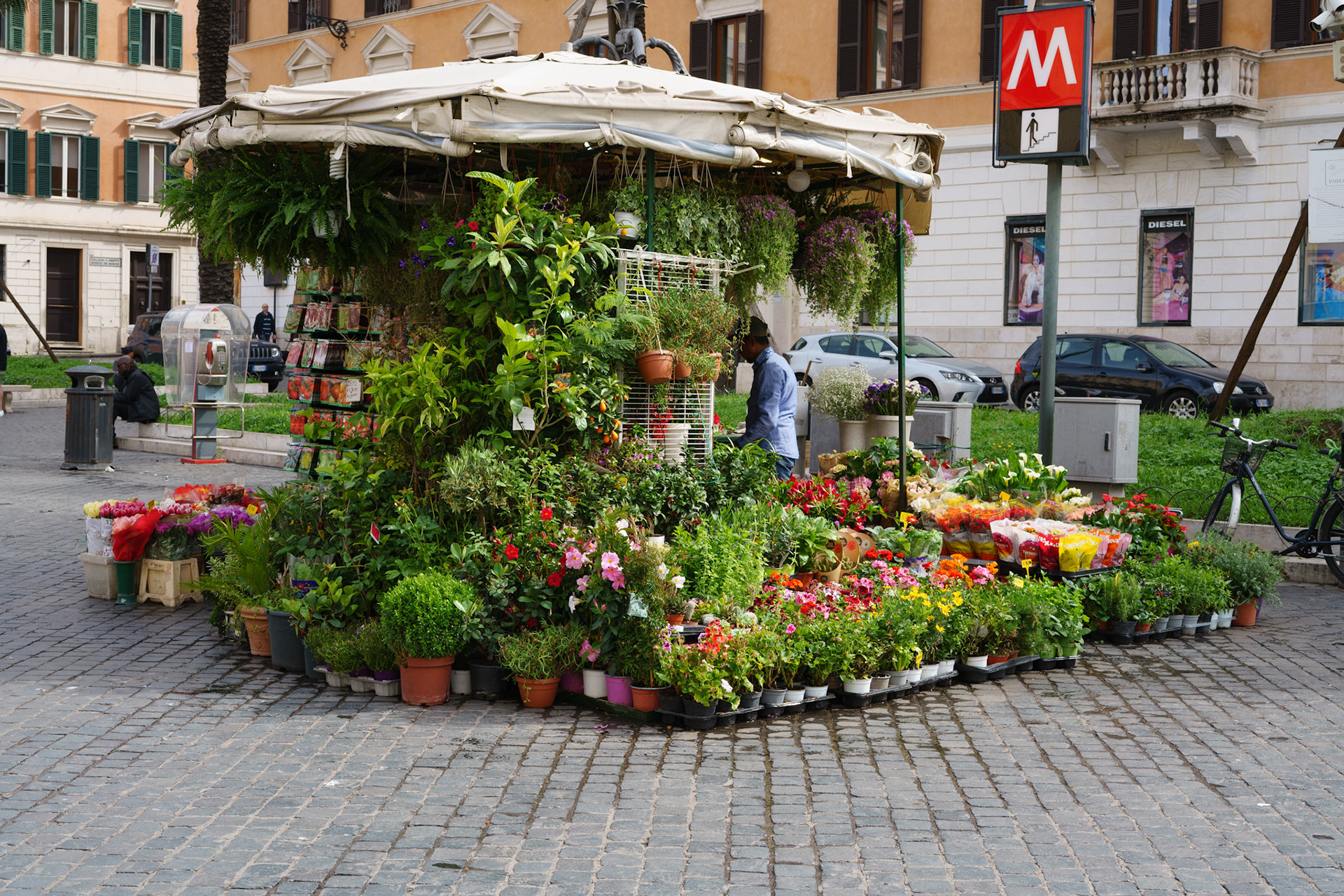 via San Sebastianello 1, at the corner of Piazza di Spagna near Collegio S. Giuseppe-Istituto de Mérode