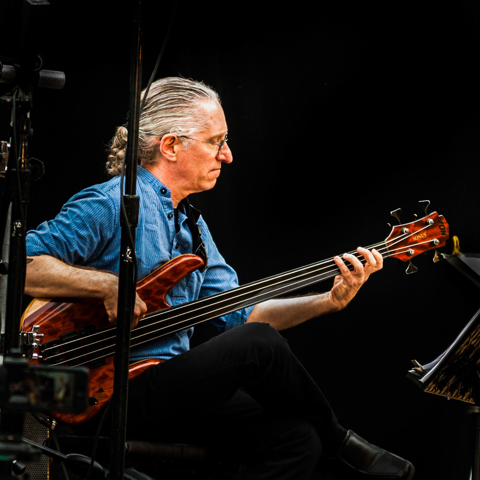 Michael Manring (Electric Fretless Bass, Composer)Hailed by many as the world’s leading solo bassist, Michael Manring has been pushing back the boundaries of what’s possible on the bass guitar for over three decades. While his technical skill and innovations always make an impression, it is his ability to communicate on a profound emotional level that most touches listeners.
