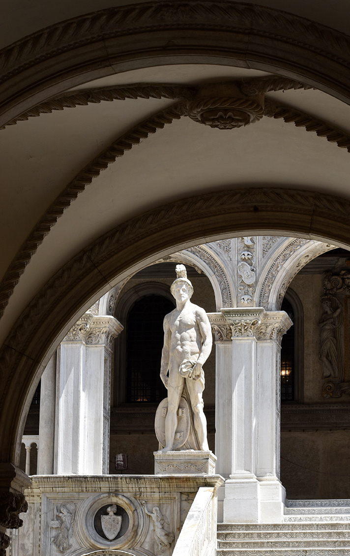 Palazzo Ducale / Pallatin e doxhëve