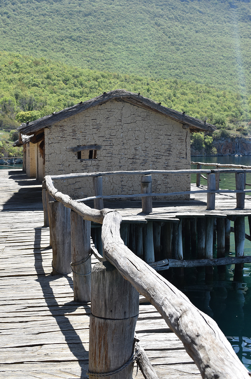 Bay of Bones / Коските кај