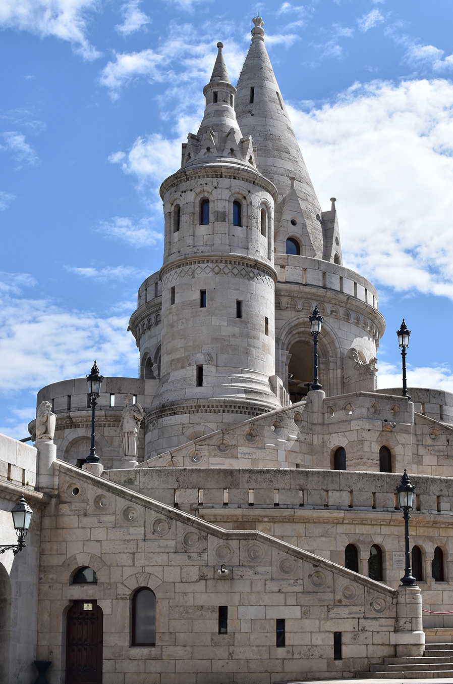 Fisherman's Bastion / Halaszbastya / Bastion i Peshkatarit