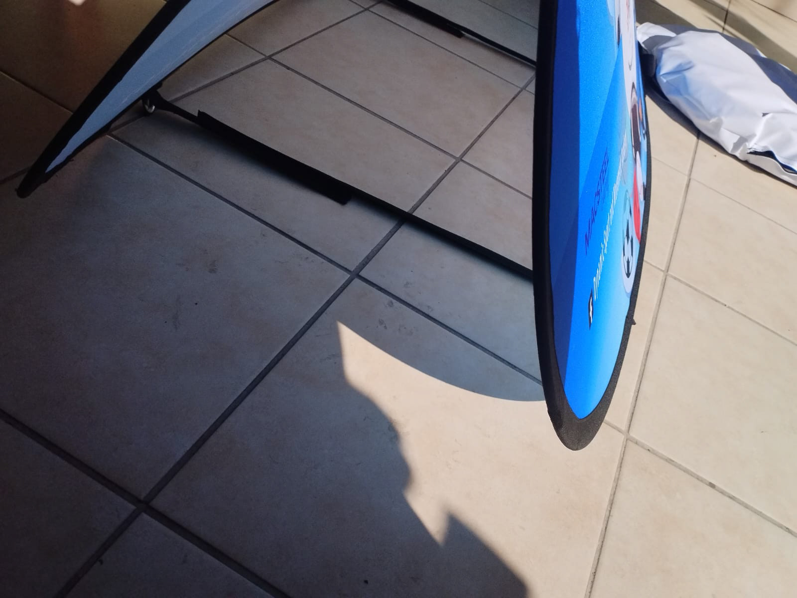 Side View - Horizontal Pop-up