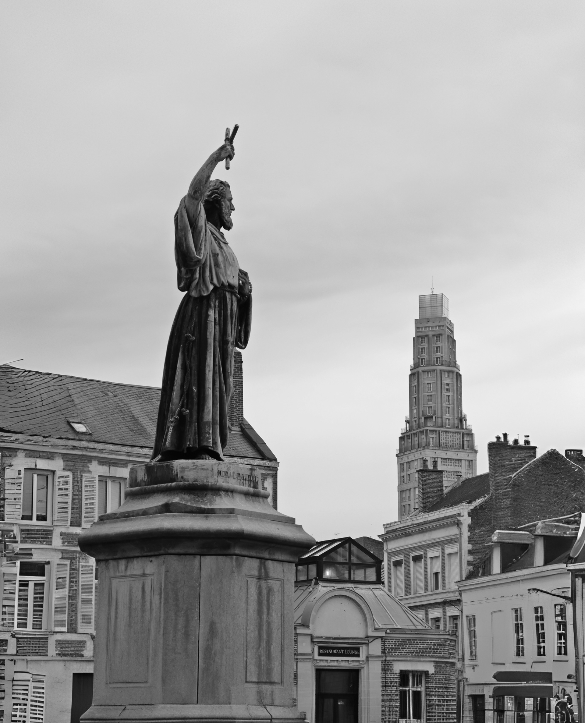 Place St Michel/Tour Perret