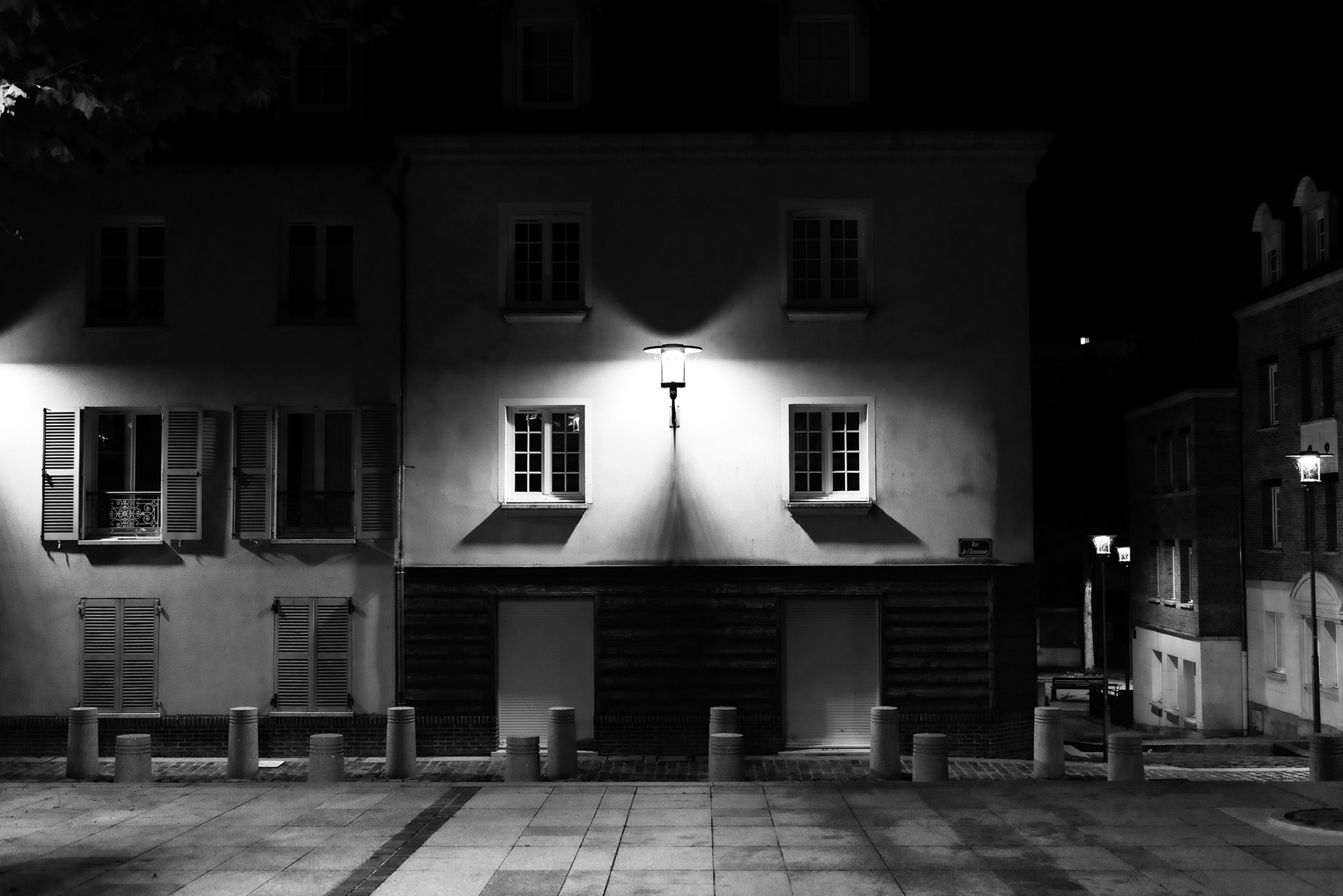 Amiens parvis de l'église St Germains N/B
