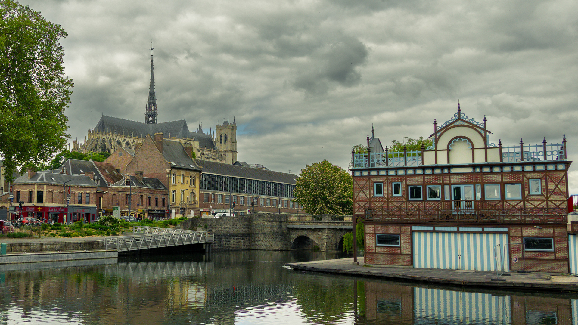 Cathédrale/centre nautique - Amiens 
