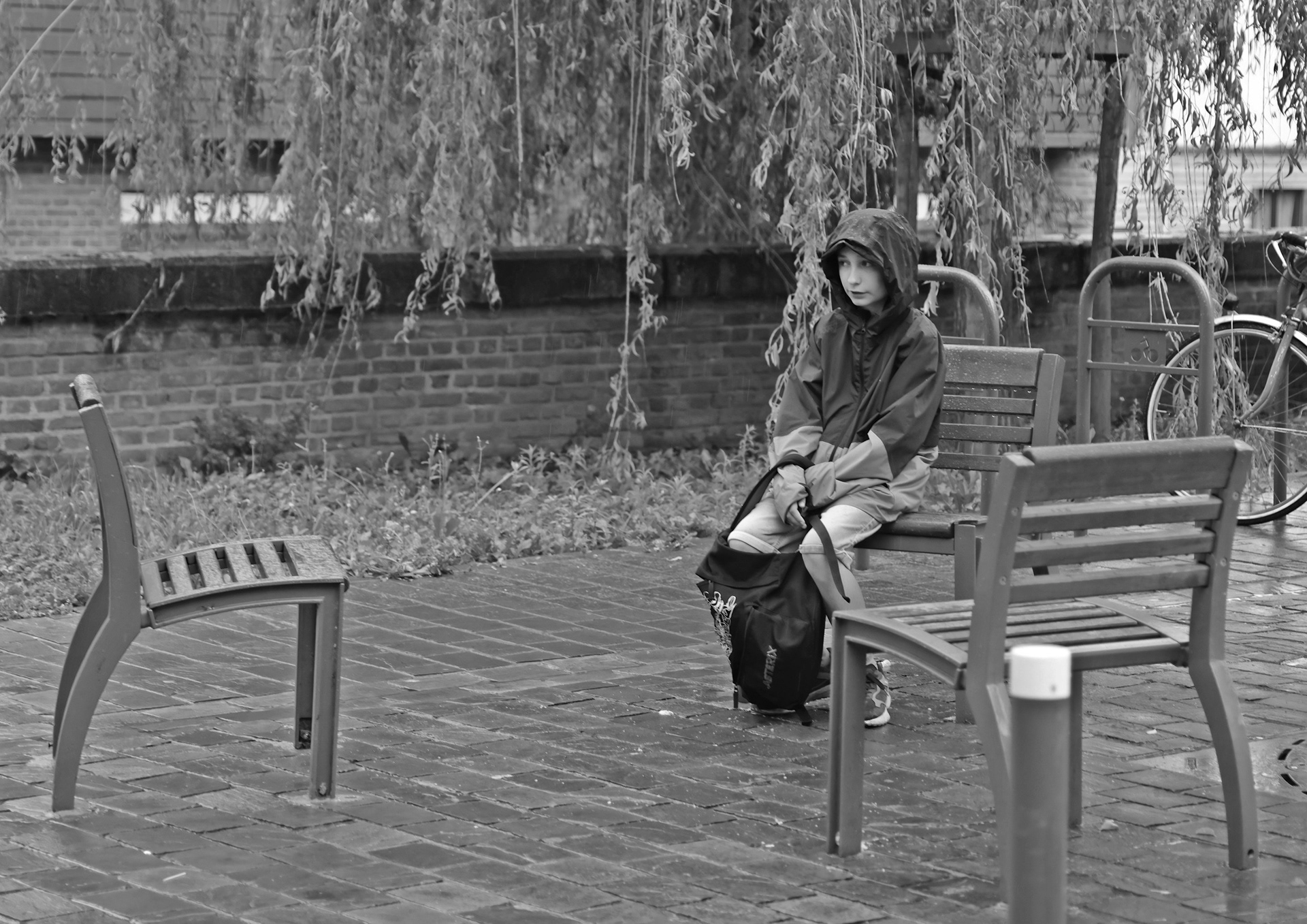 Jamais vraiment seul(es)