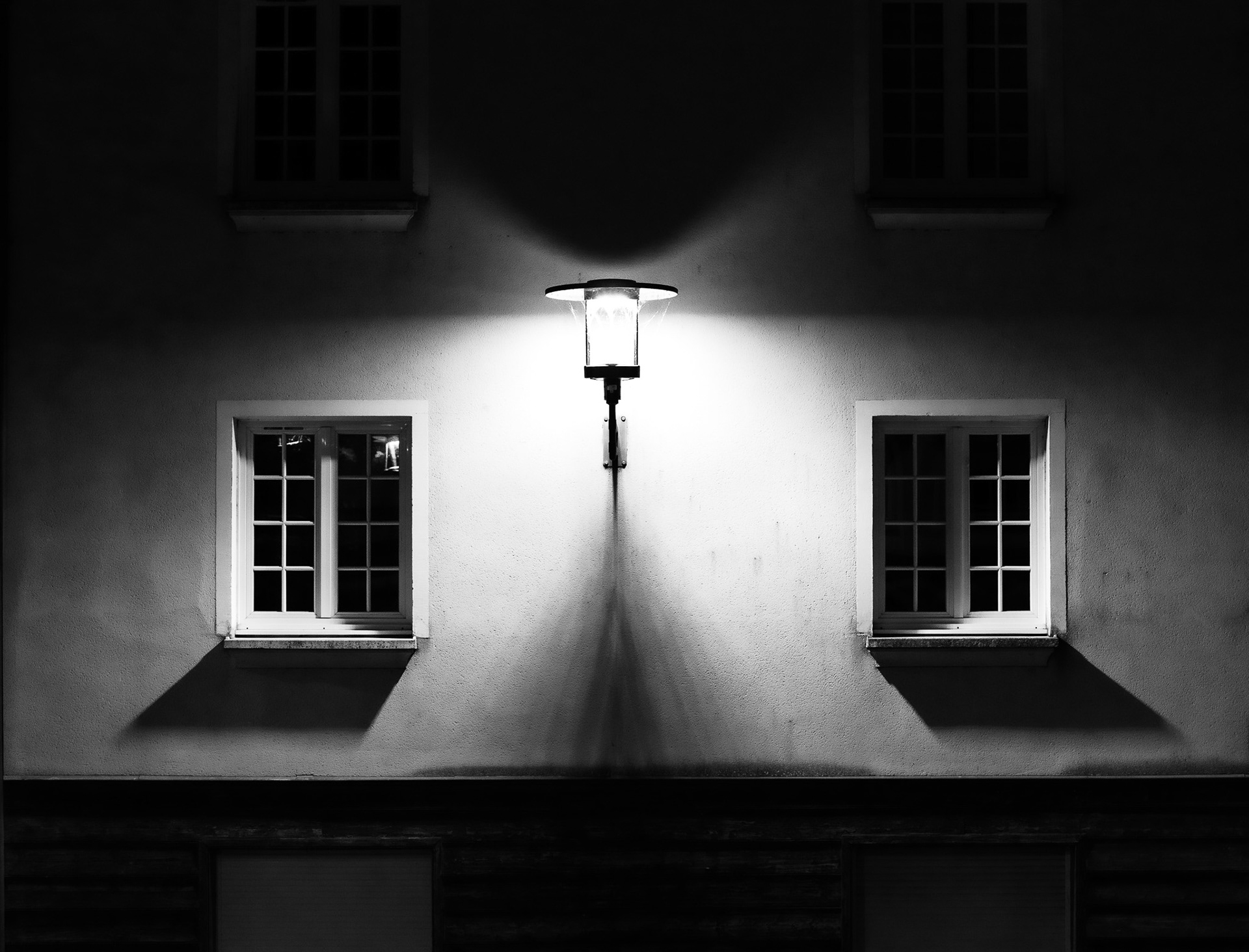 Amiens parvis de l'église St Germains N/B