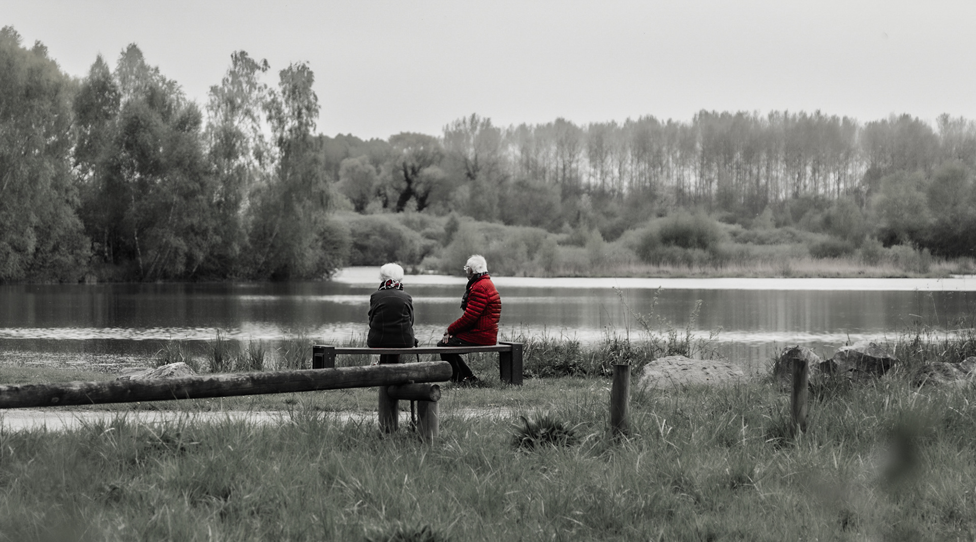 Jamais vraiment seul(es)
