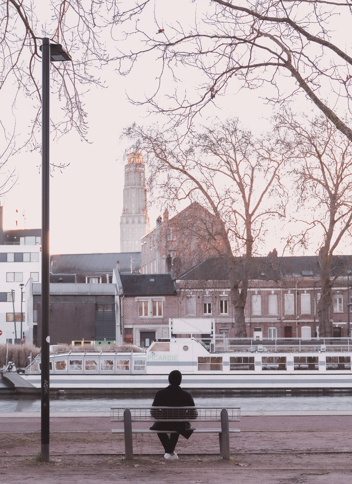 Jamais vraiment seul(e)