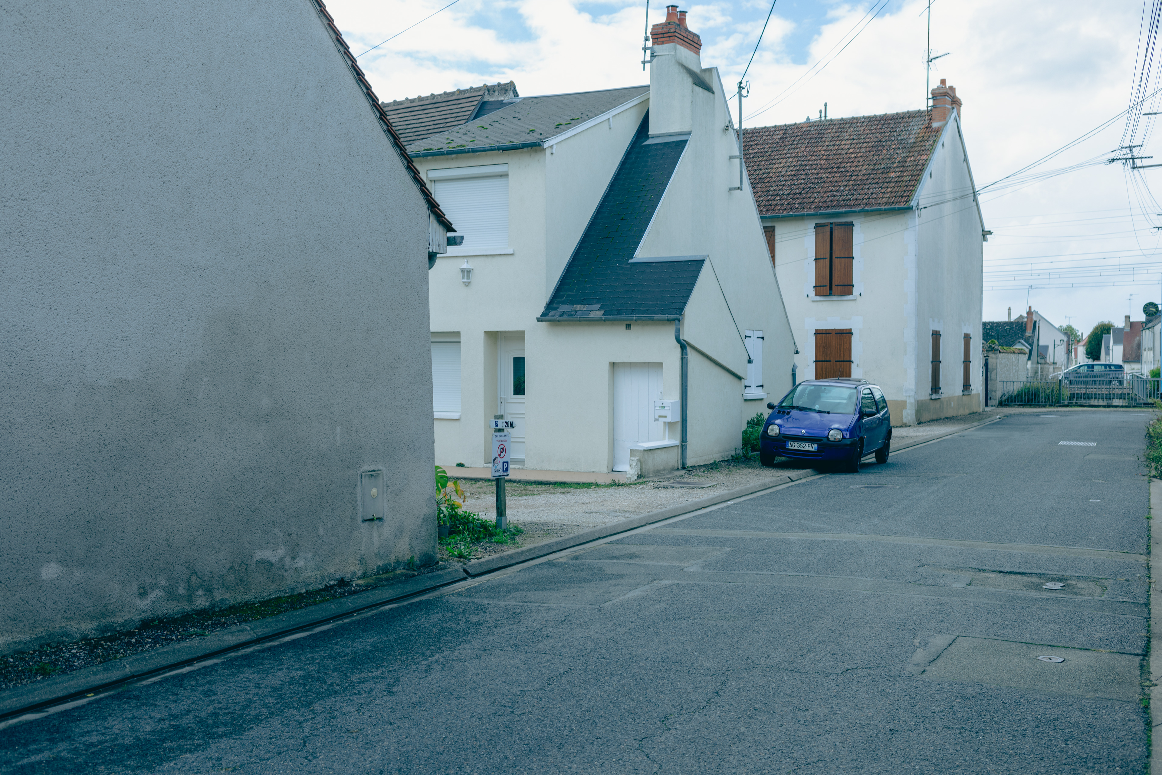 Les lieux de l’accident. À gauche le mur de la maison. 08/10/2024