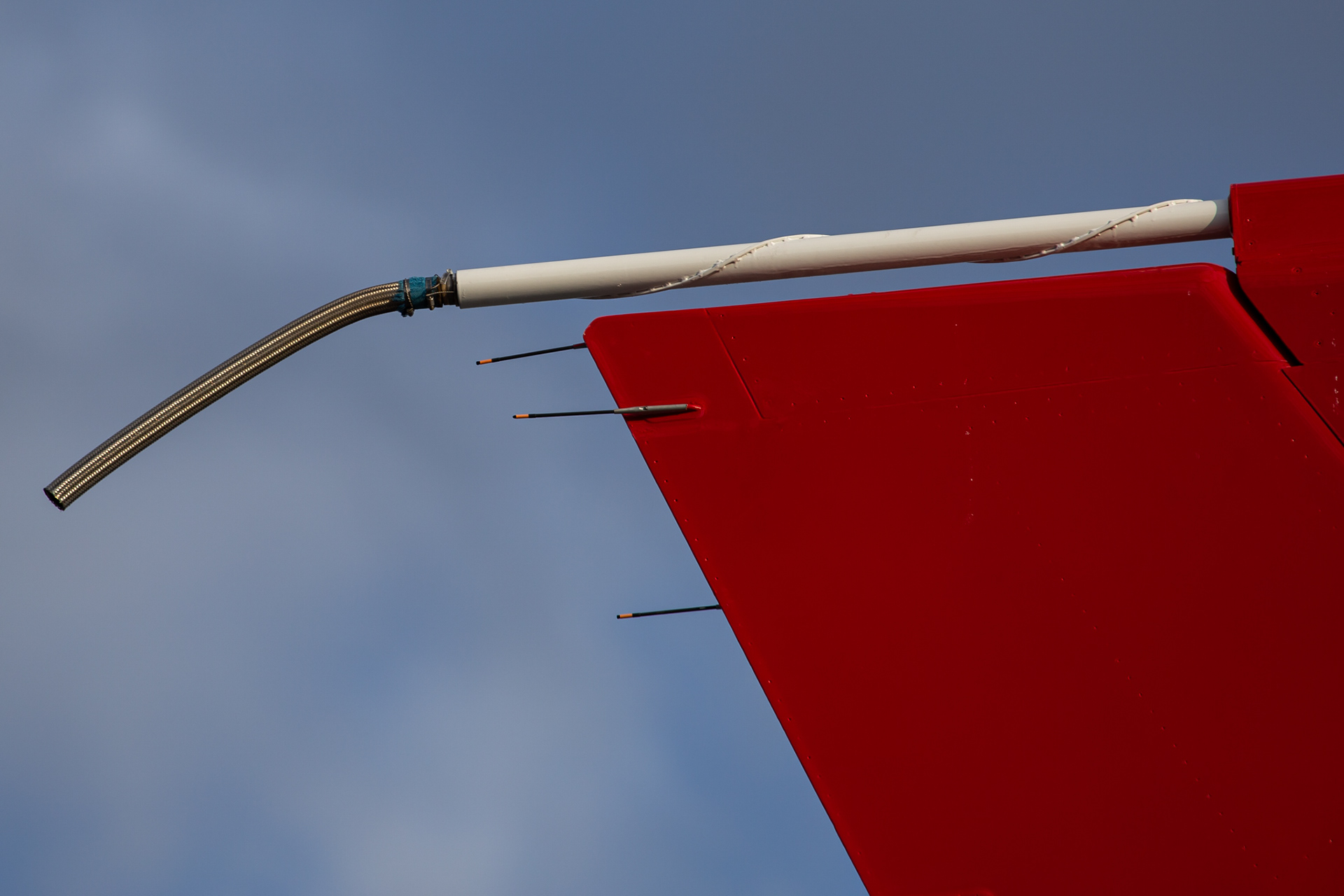 Up high: The static pressure sensor release port.