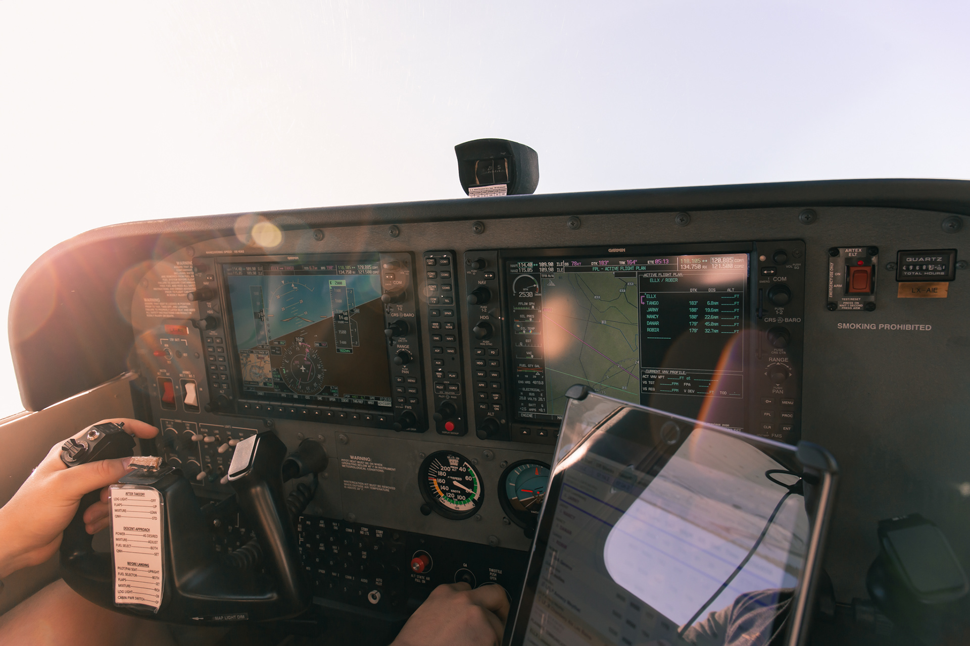 Turning direct to our first waypoint. Hand flying my Cessna up to 3000ft before engaging the AP.