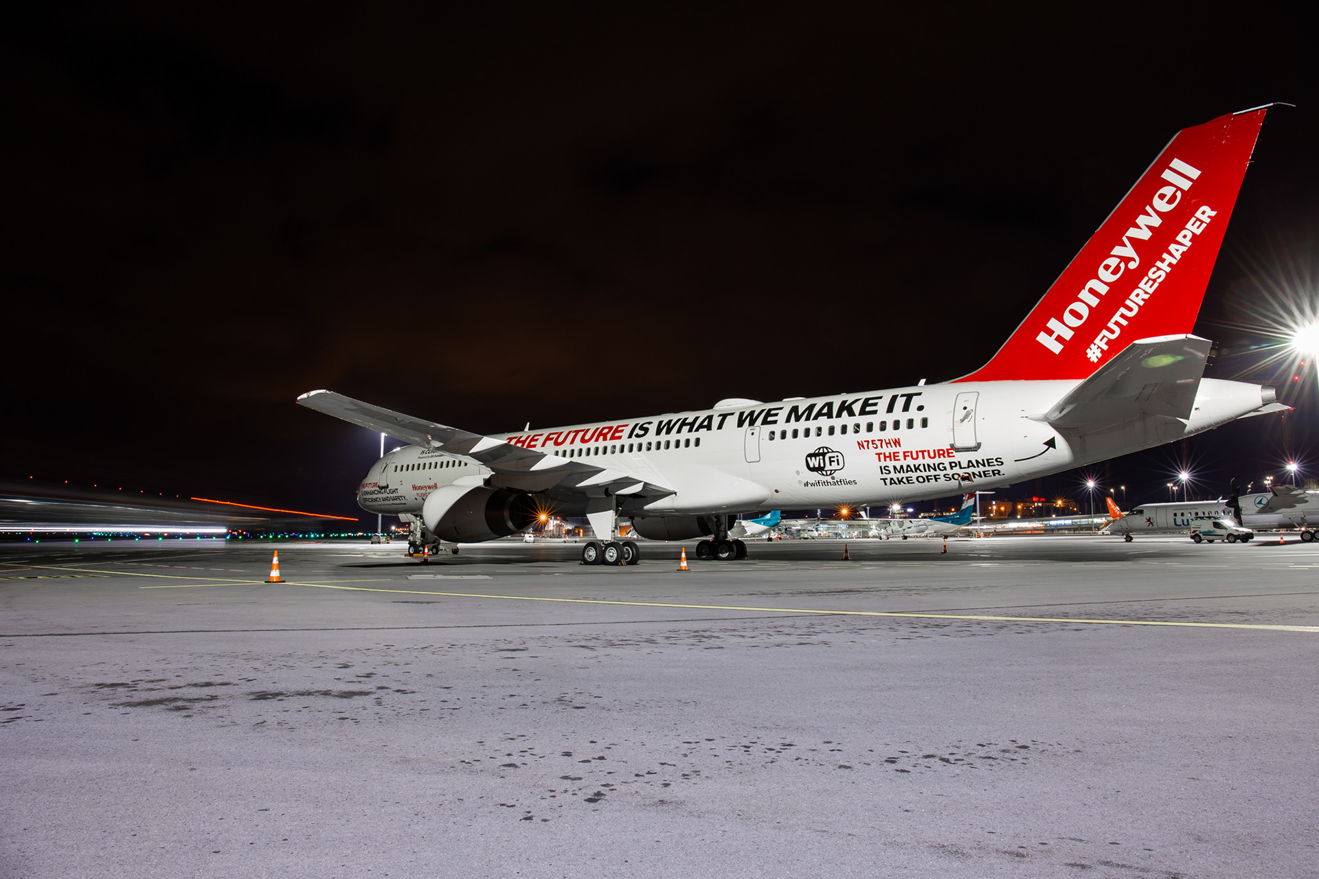 B744 taxiing by.