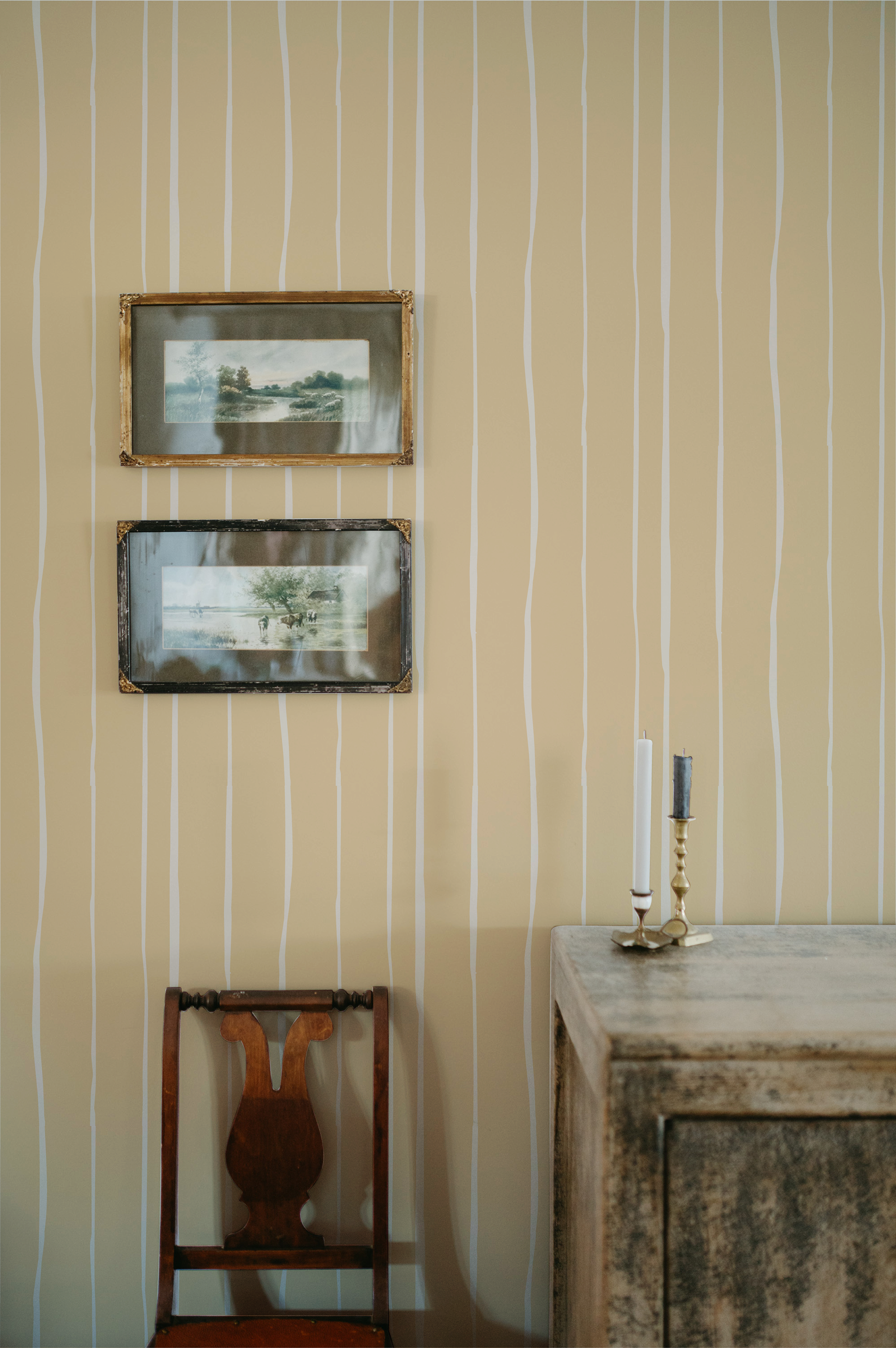 Wallpaper in a print from Doodle Garden