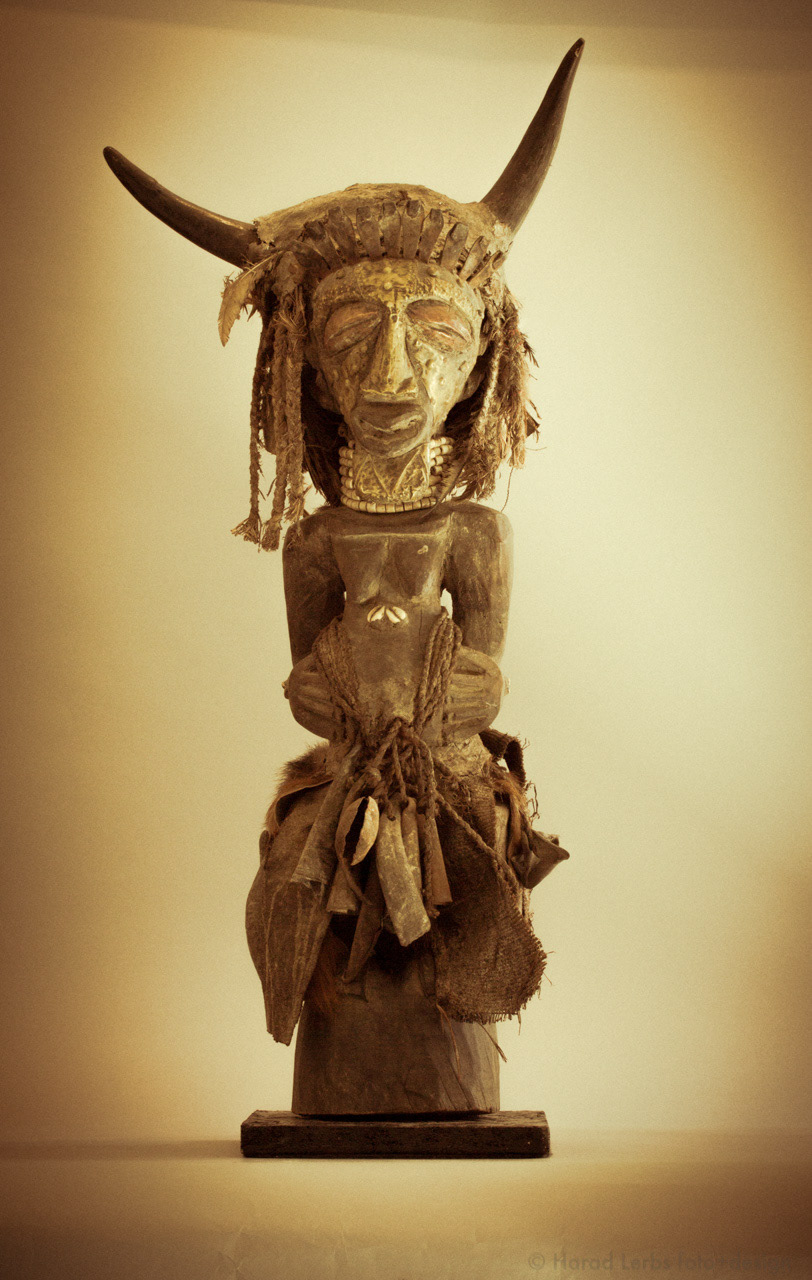 Statuen, Skulpturen und Objekte