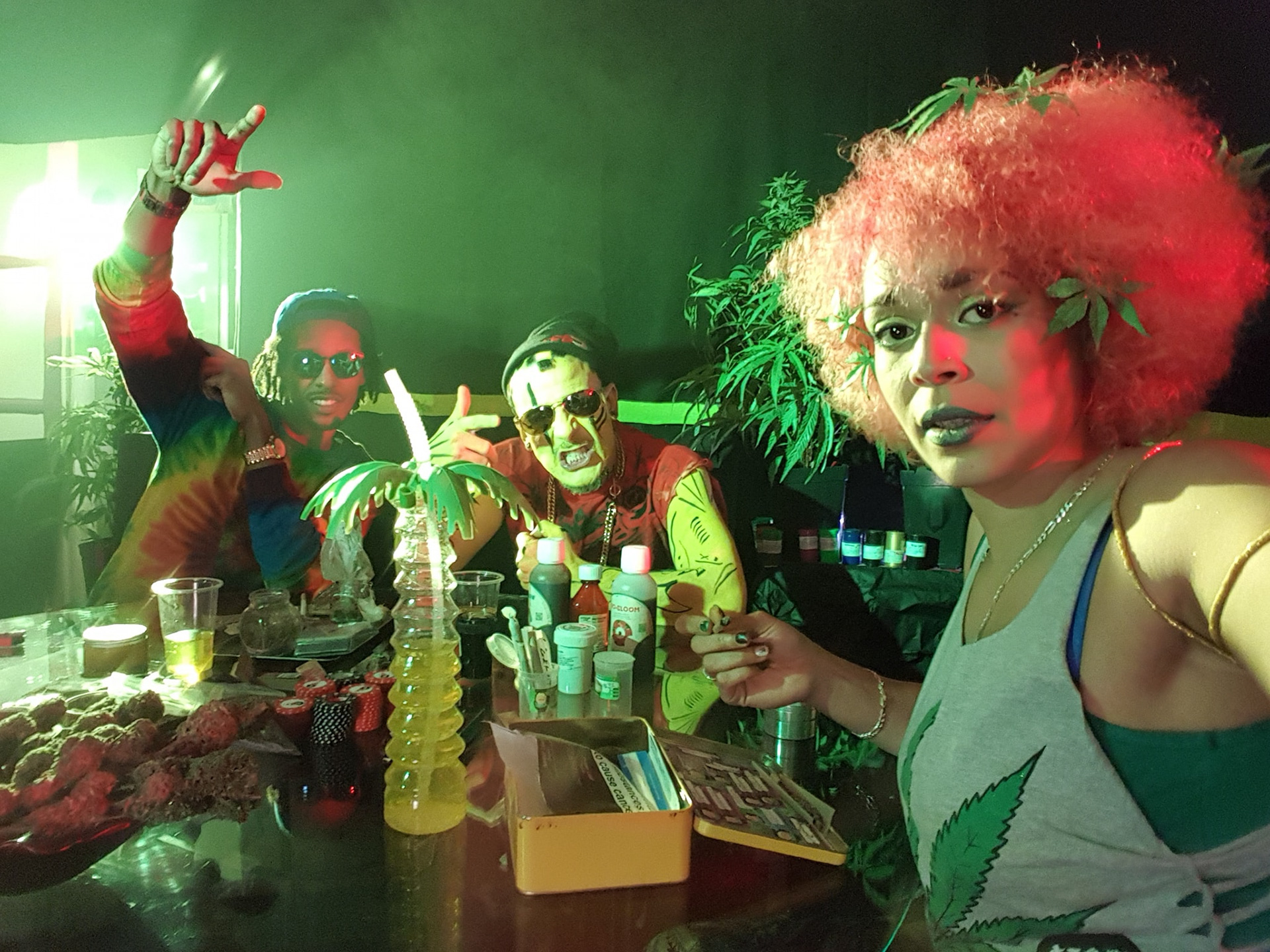 STARZ & DEEZA - Weed Is From The Earth © Mad Dice Production