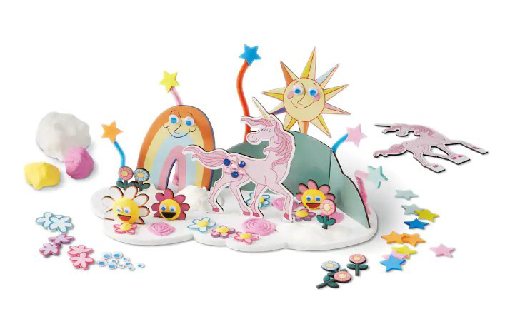 Finished craft kit assembled by the consumer.  This is an air dry clay building kit for Michael's  Creatology that I collaborated on the design for.  I worked as a freelance product designer on this Children's activity kit to create the concept, dielines, 3D Structure, Specifications for Manufacturing, and component selection.