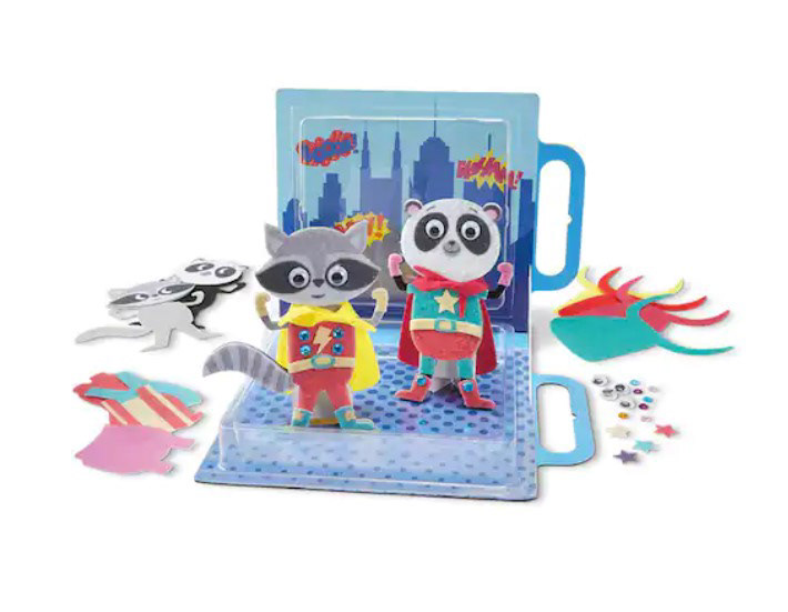 Travel activity kit for kids that I designed as a freelancer collaborating with interal teams for Michael's Creatology line.