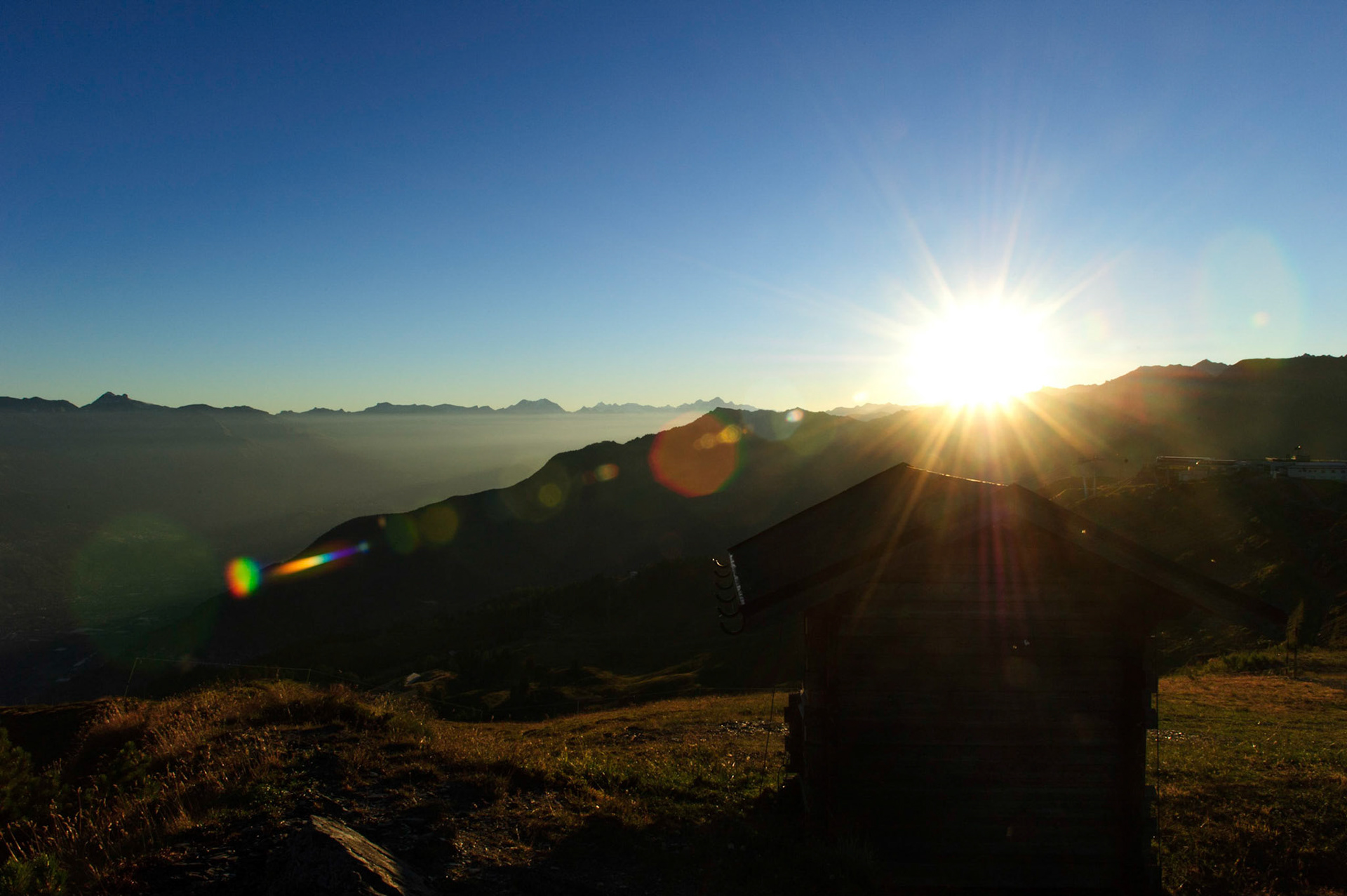 Lever de soleil sur le Valais