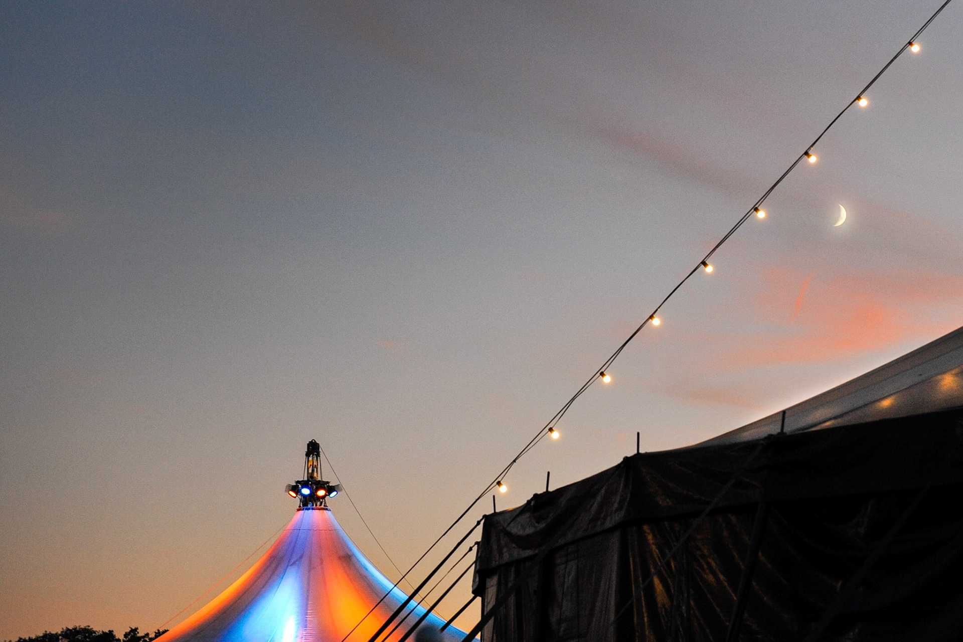 La nuit se couche sur le Paléo