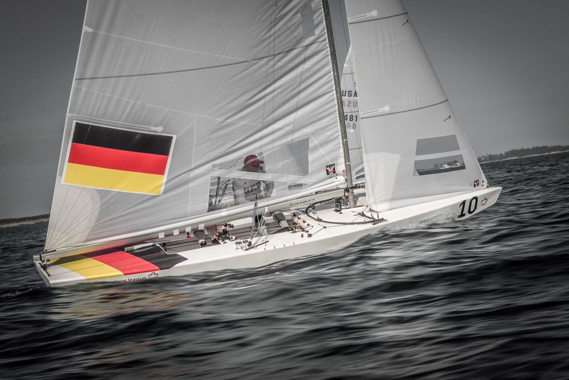 Bow: 10 // Sail: GER 8340 // Skipper: Robert Stanjek GER // Crew: Frithjof Kleen GER