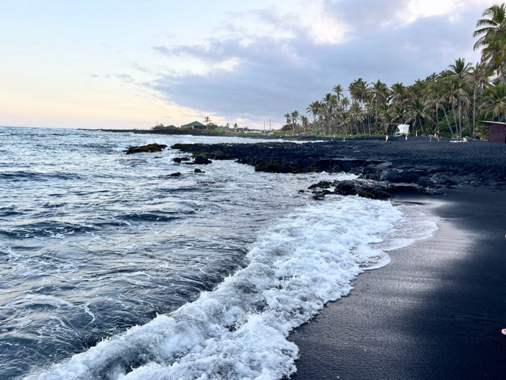Panalu'u Black Sand Beach