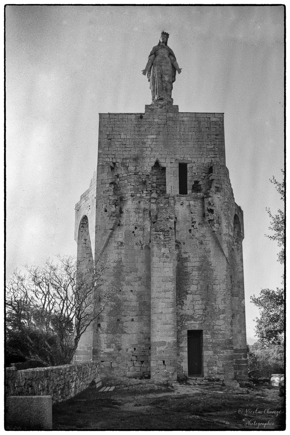 Tour de Clansayes - Zeiss IKONTA 523/2 Ilfors HP5