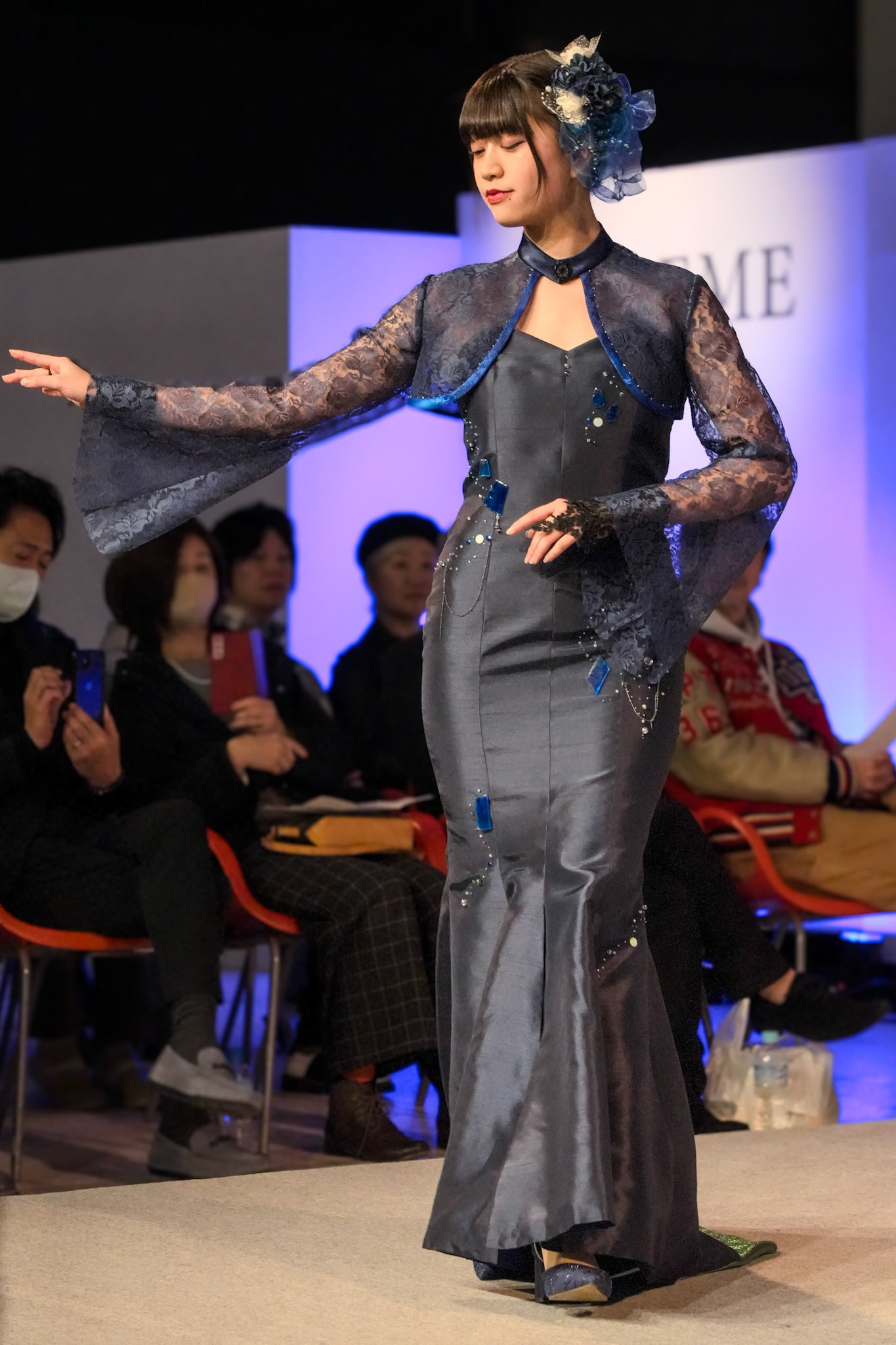 FASHION MODELING DESIGN