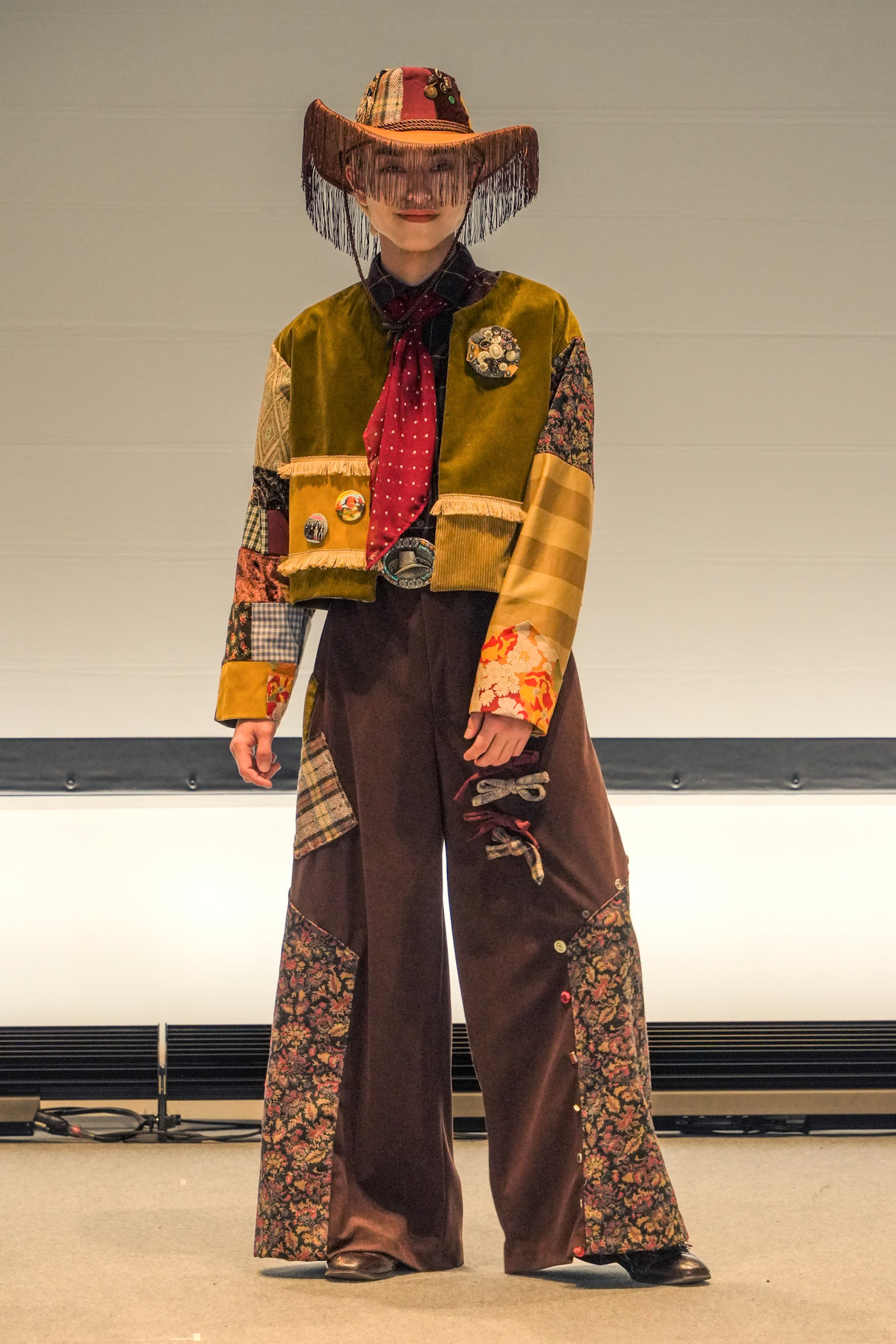 FASHION MODELING DESIGN