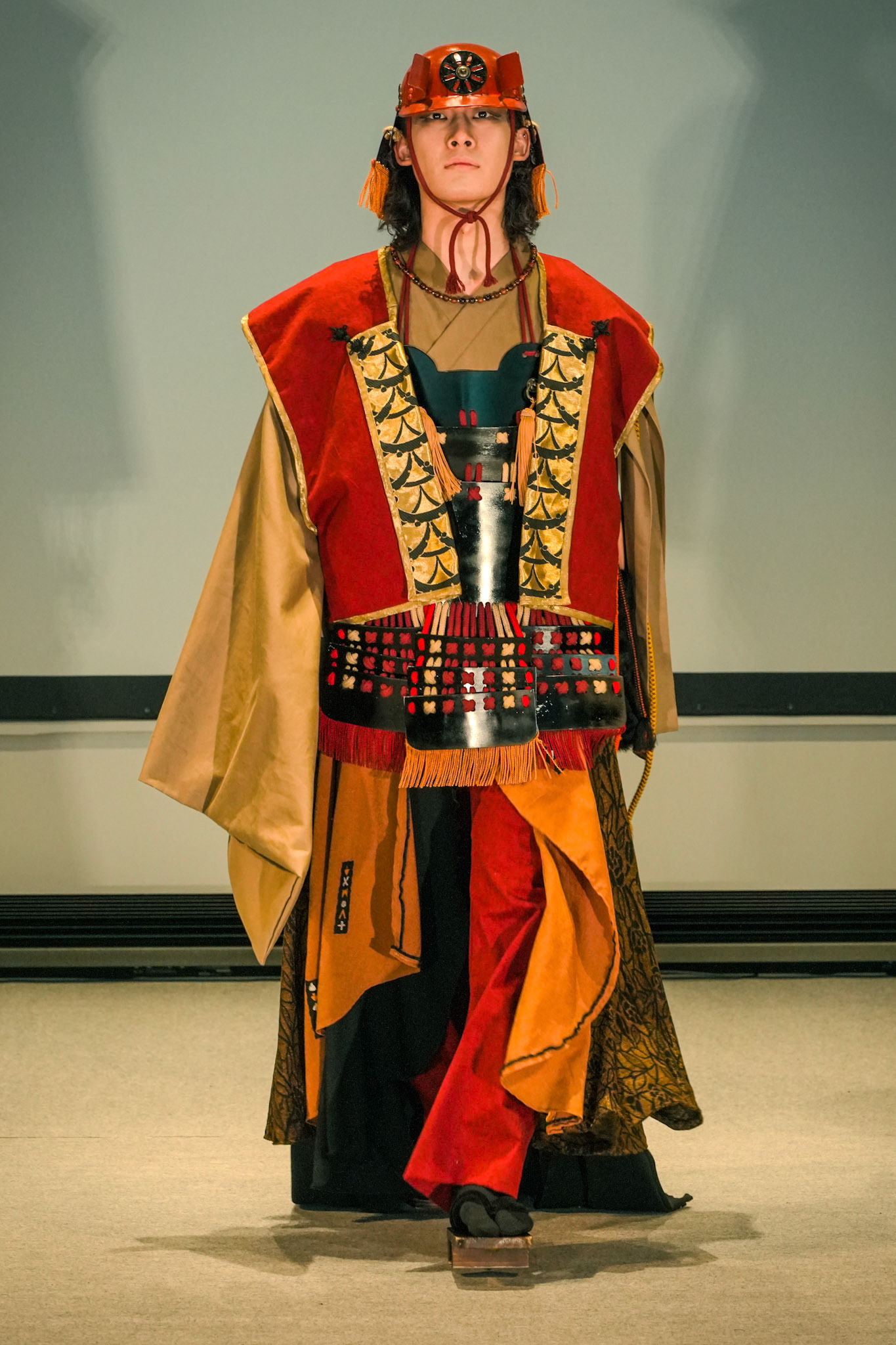 FASHION MODELING DESIGN