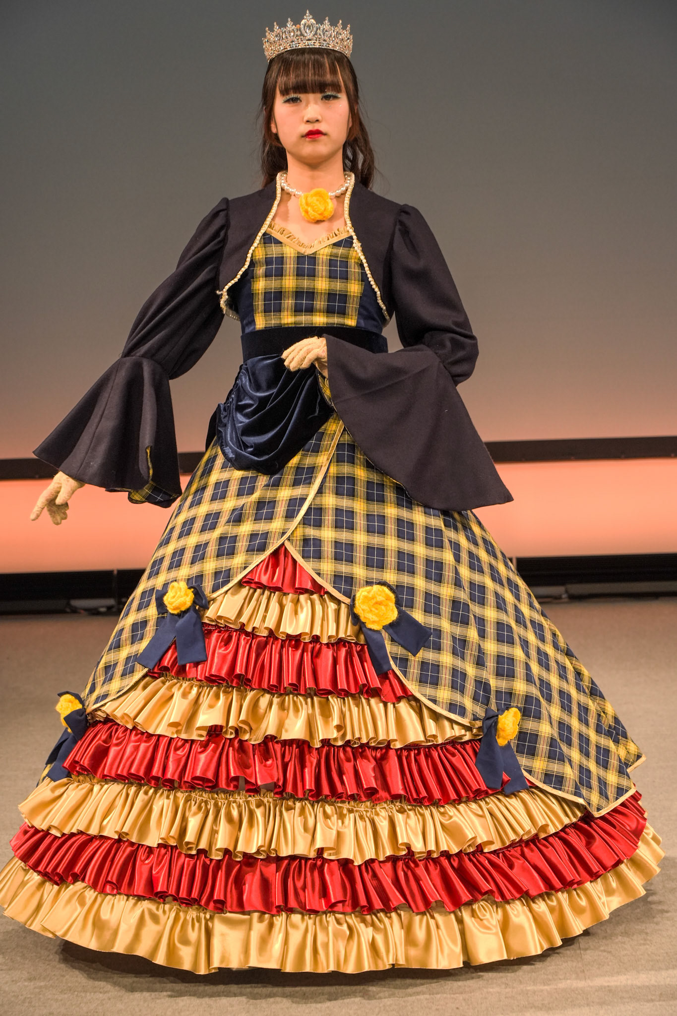FASHION MODELING DESIGN