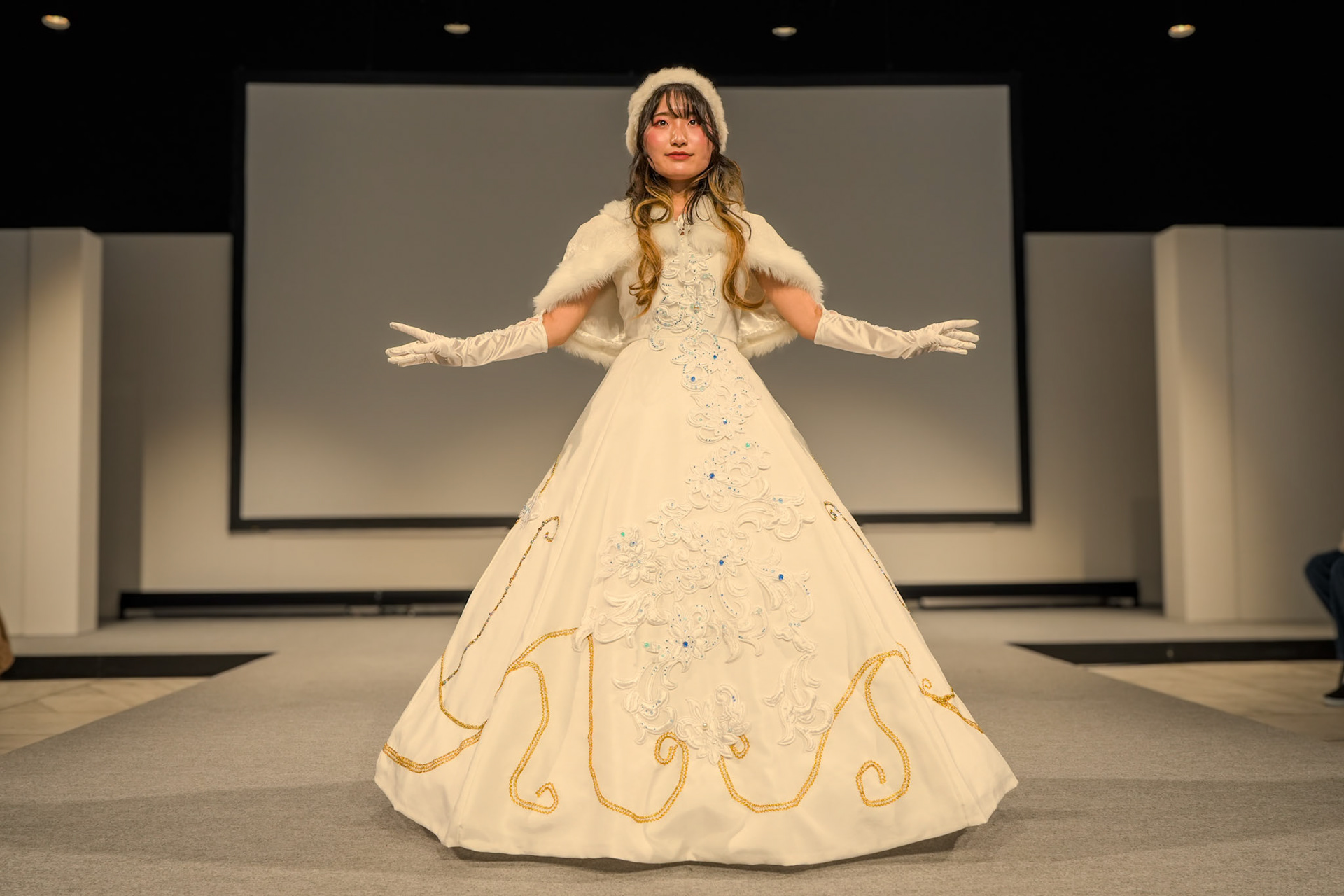 FASHION MODELING DESIGN
