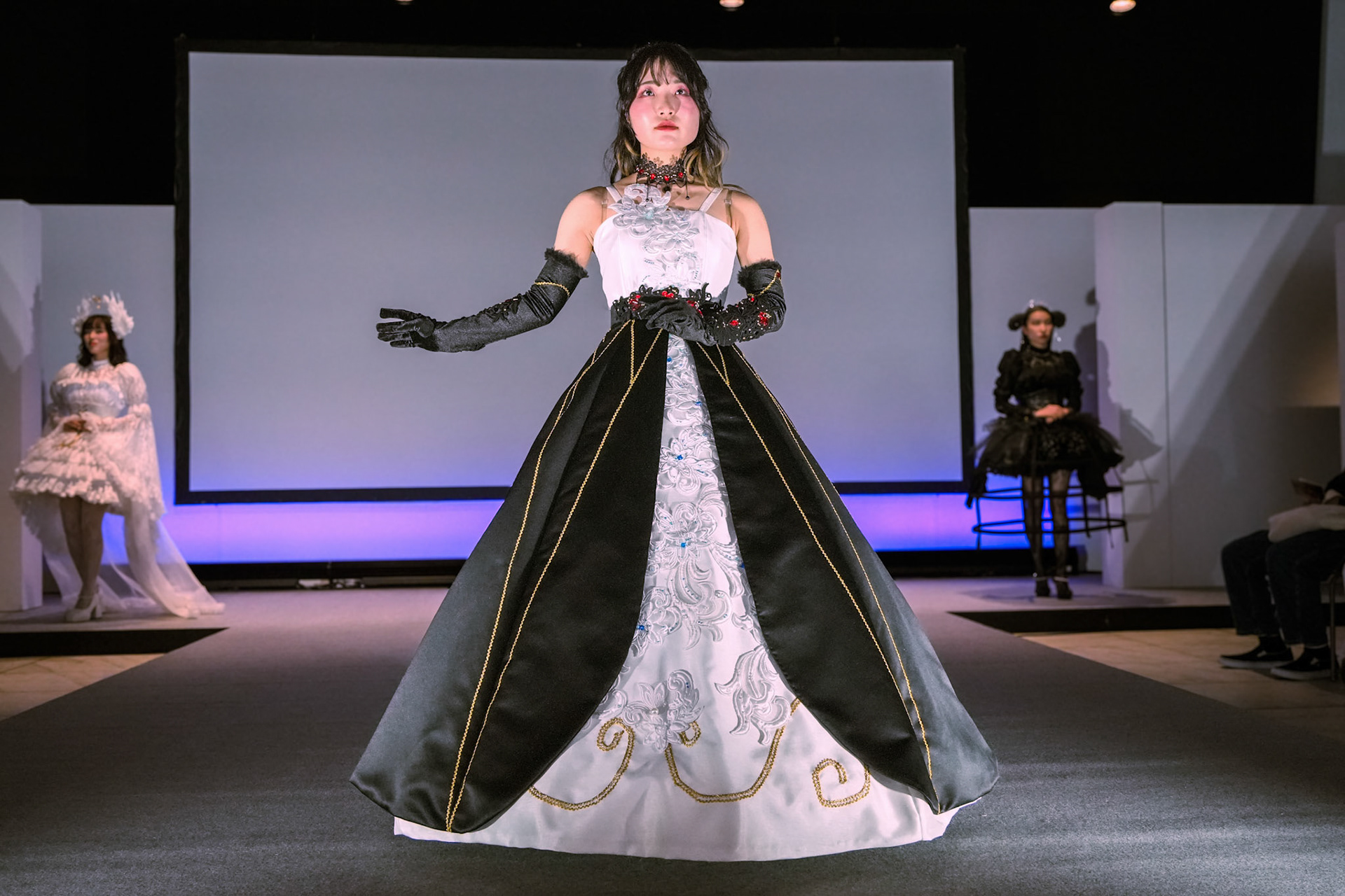 FASHION MODELING DESIGN