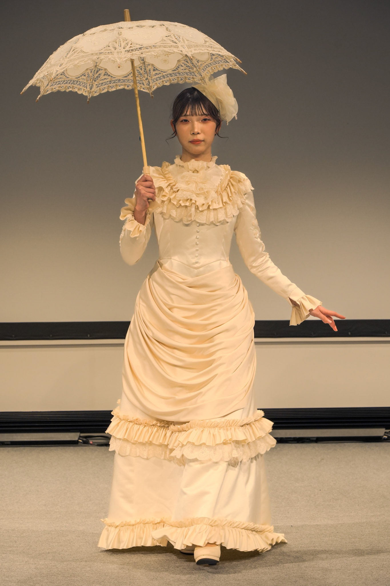 FASHION MODELING DESIGN