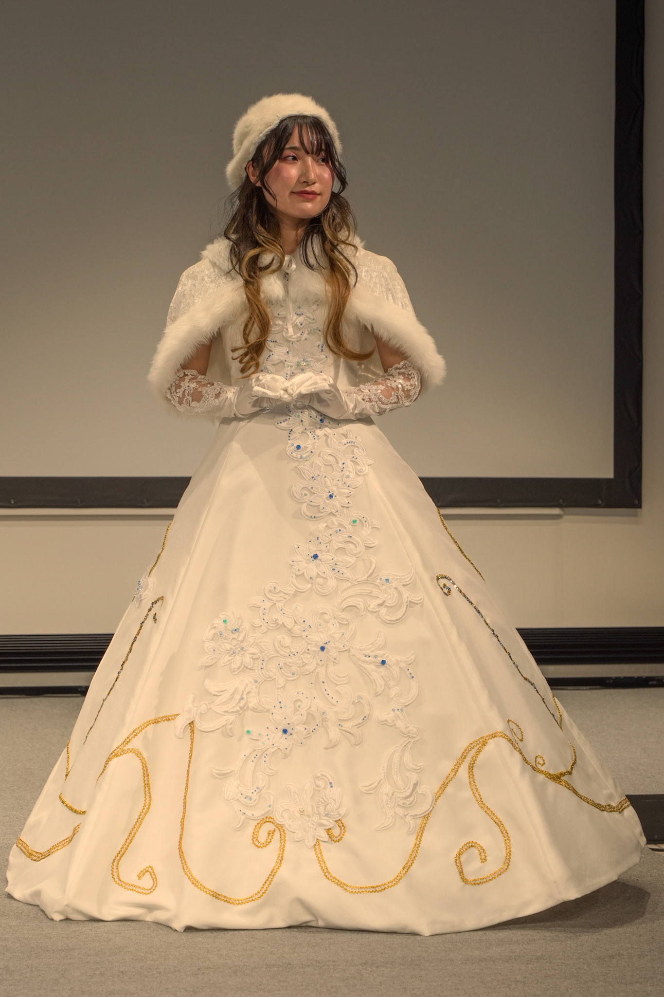 FASHION MODELING DESIGN