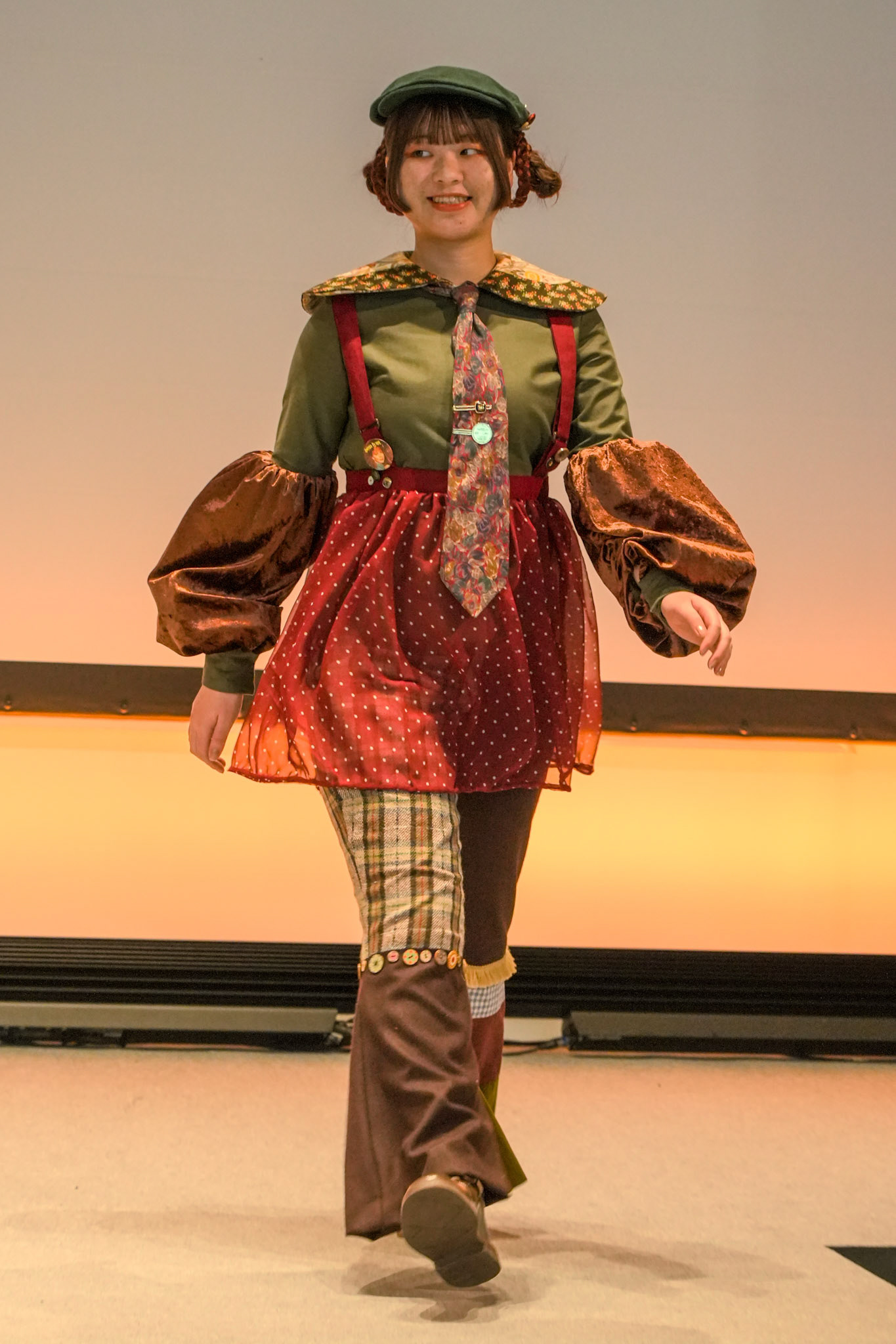 FASHION MODELING DESIGN